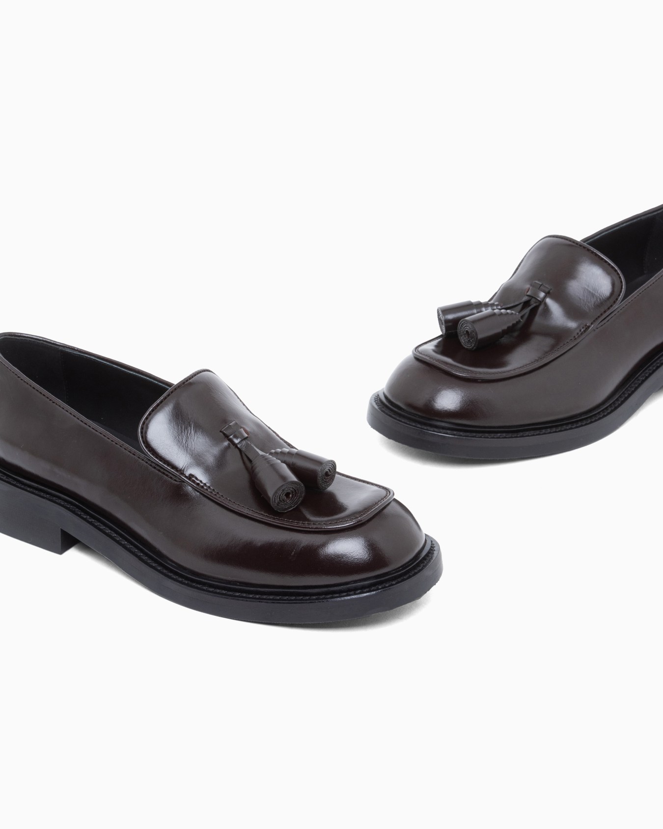 Loafer aus glänzendem Leder mit Quasten und robuster Sohle Folie 4