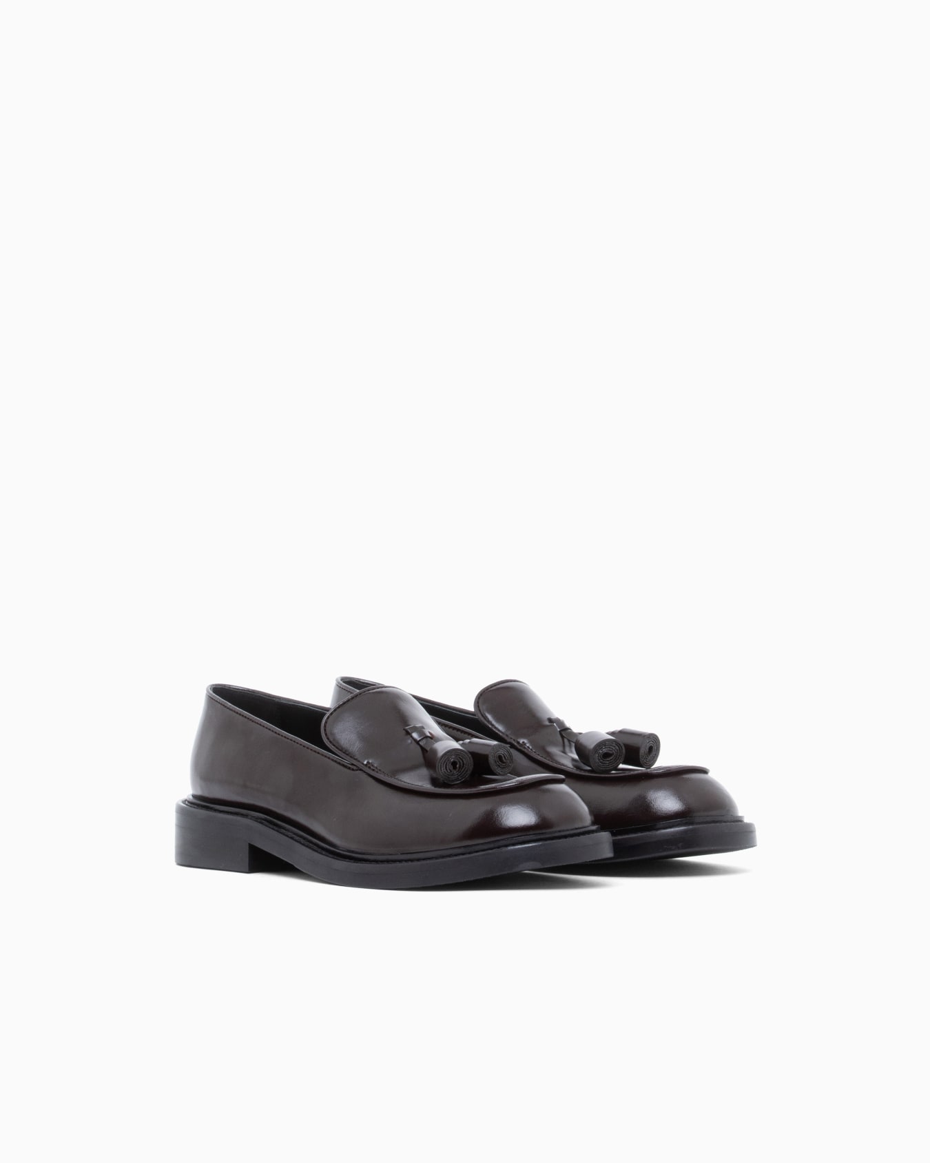 Loafer aus glänzendem Leder mit Quasten und robuster Sohle Folie 1