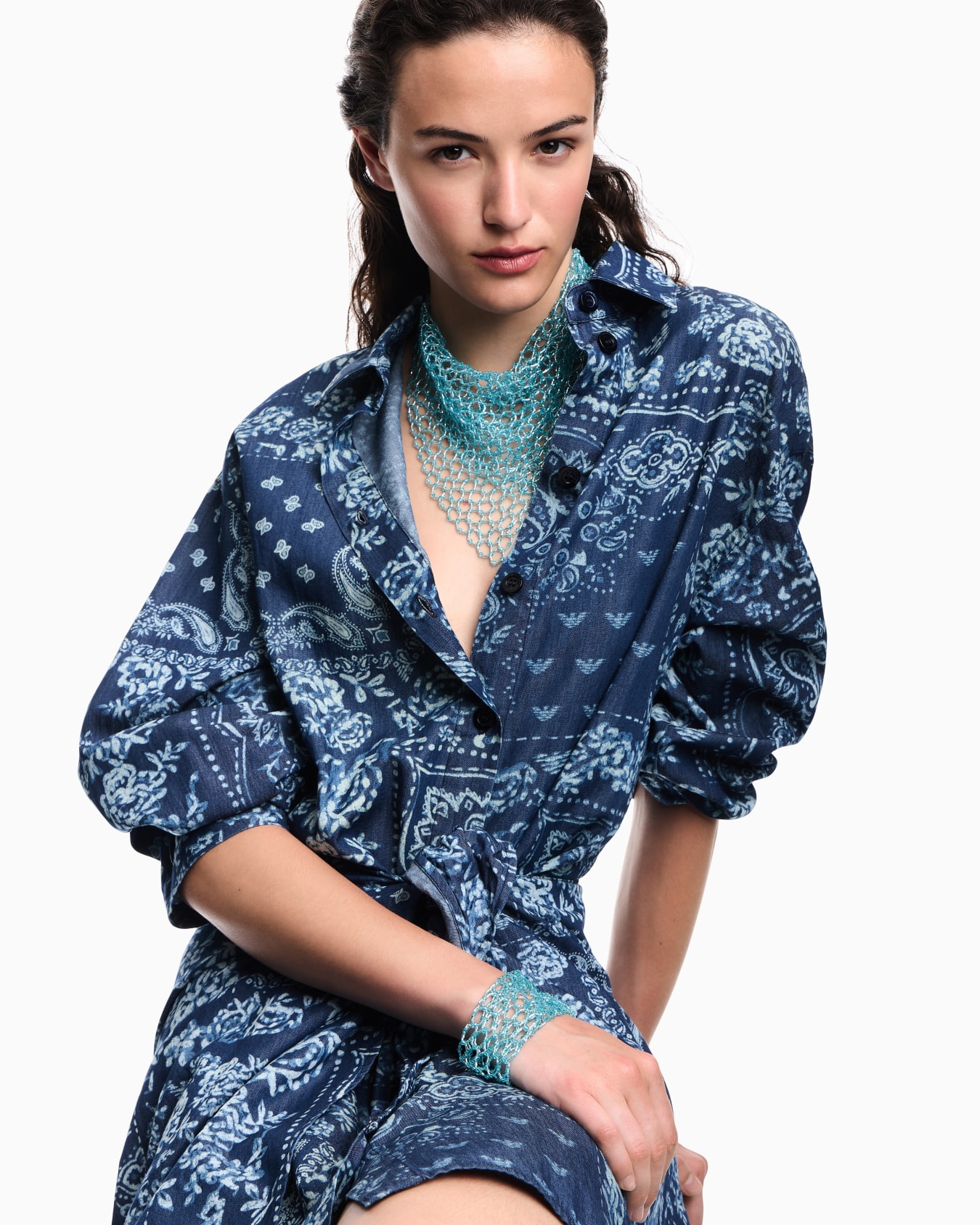 Choker necklace with cross-link structure Slide 2