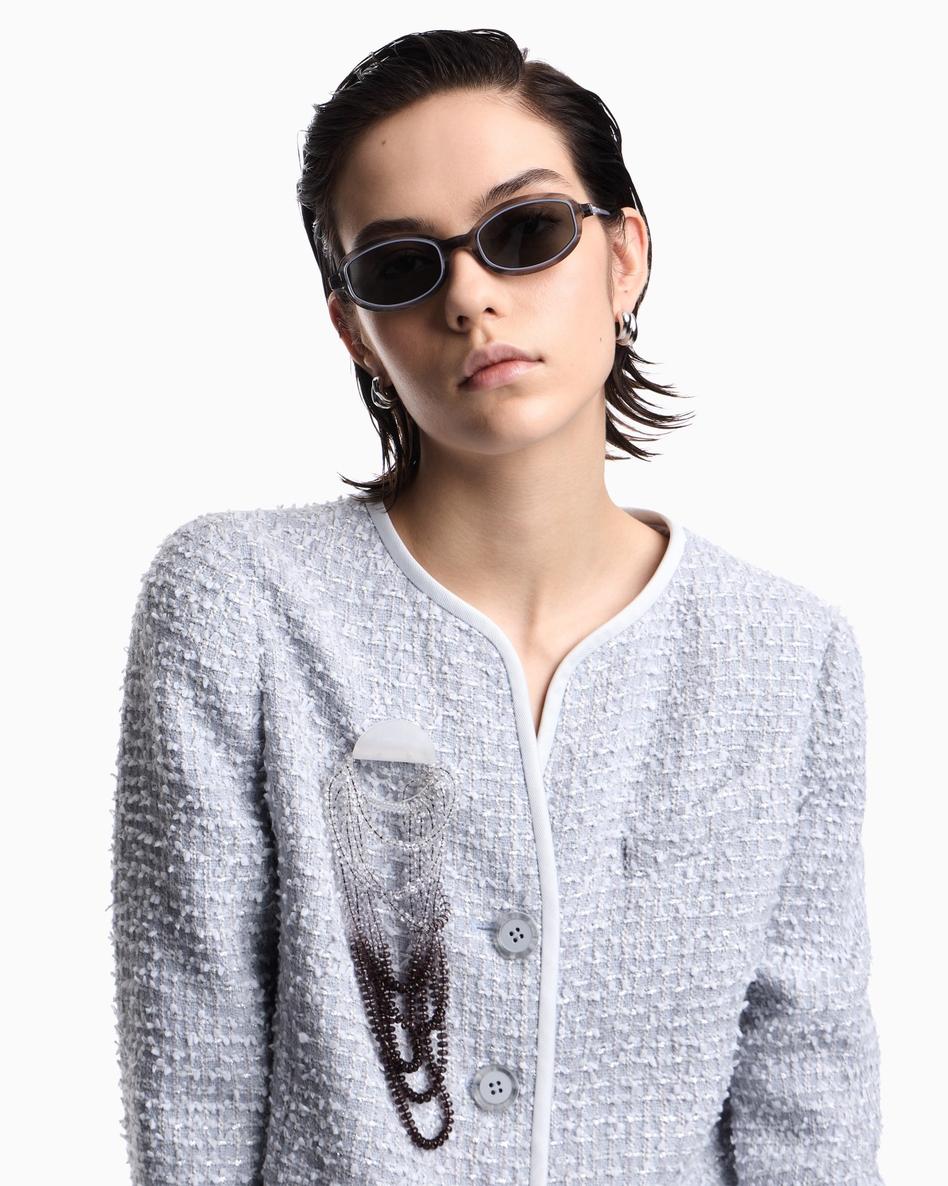 Multi-strand maxi brooch with degradé boules Slide 2