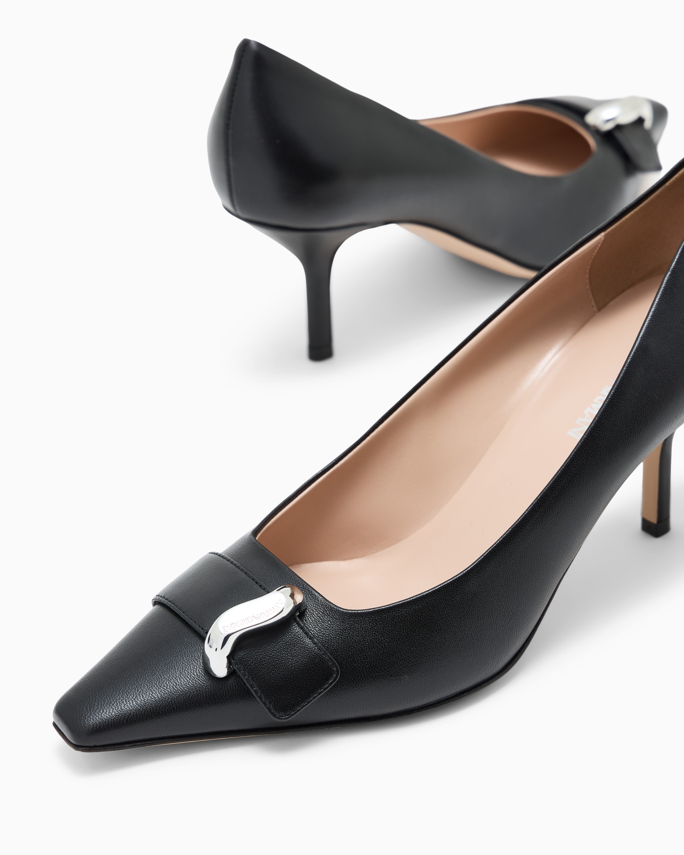 Decollete shoe in nappa leather with regular fit Slide 4