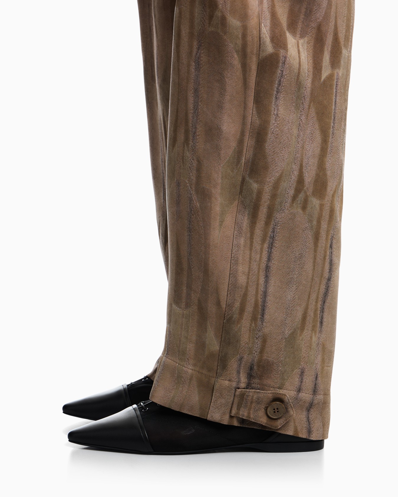 Oval-patterned jacquard trousers Slide 6