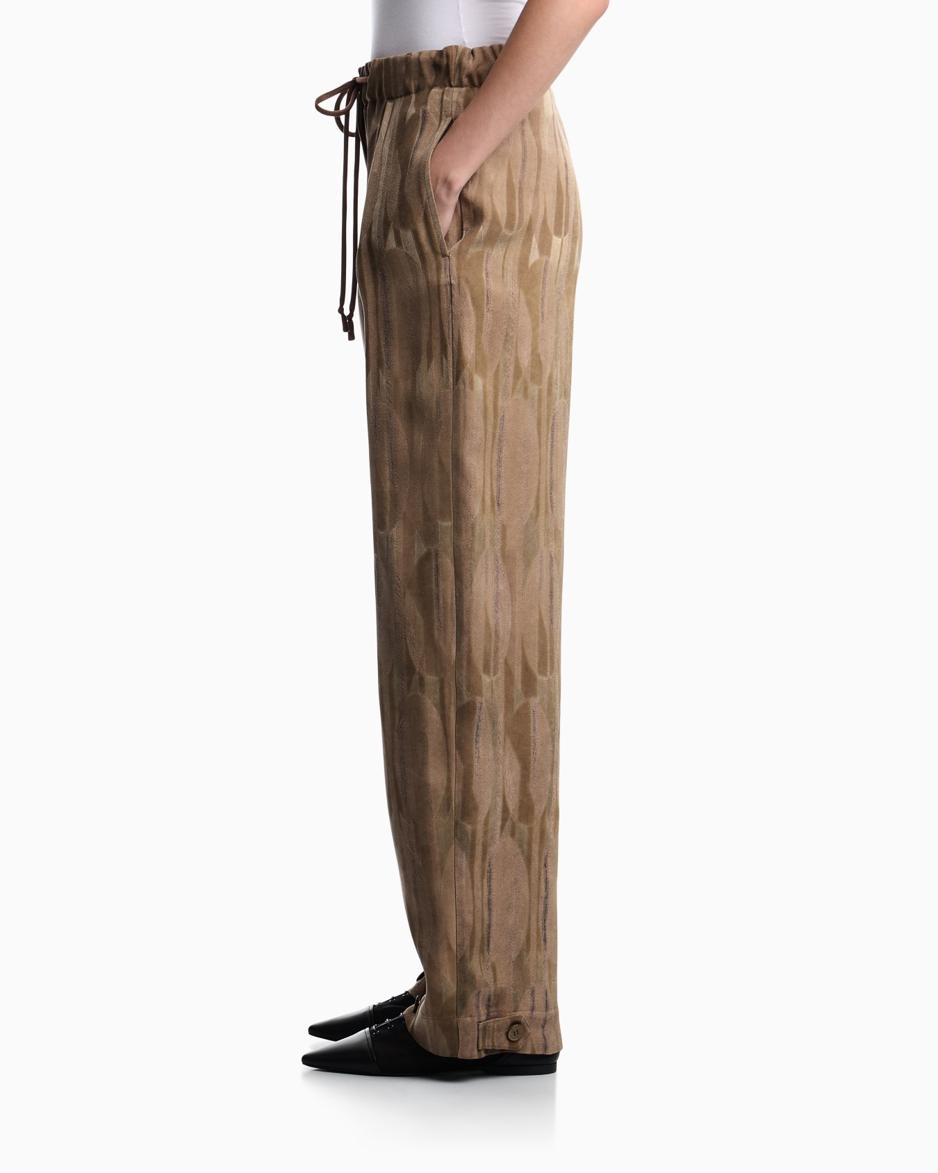 Oval-patterned jacquard trousers Slide 7