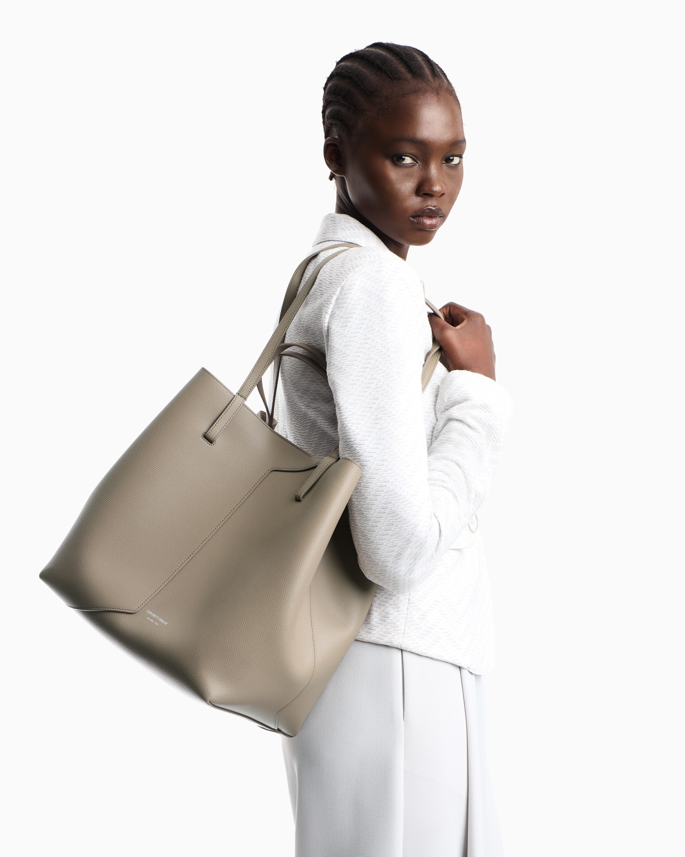 Emporio Armani 1981 leather shopper bag Slide 7