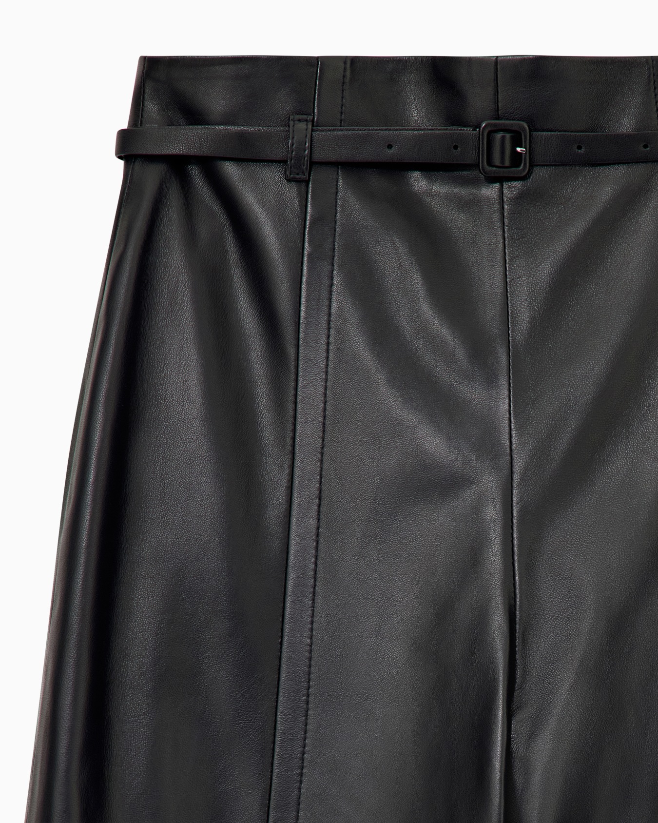 Trousers in leather with high waist wide leg and belt Slide 2