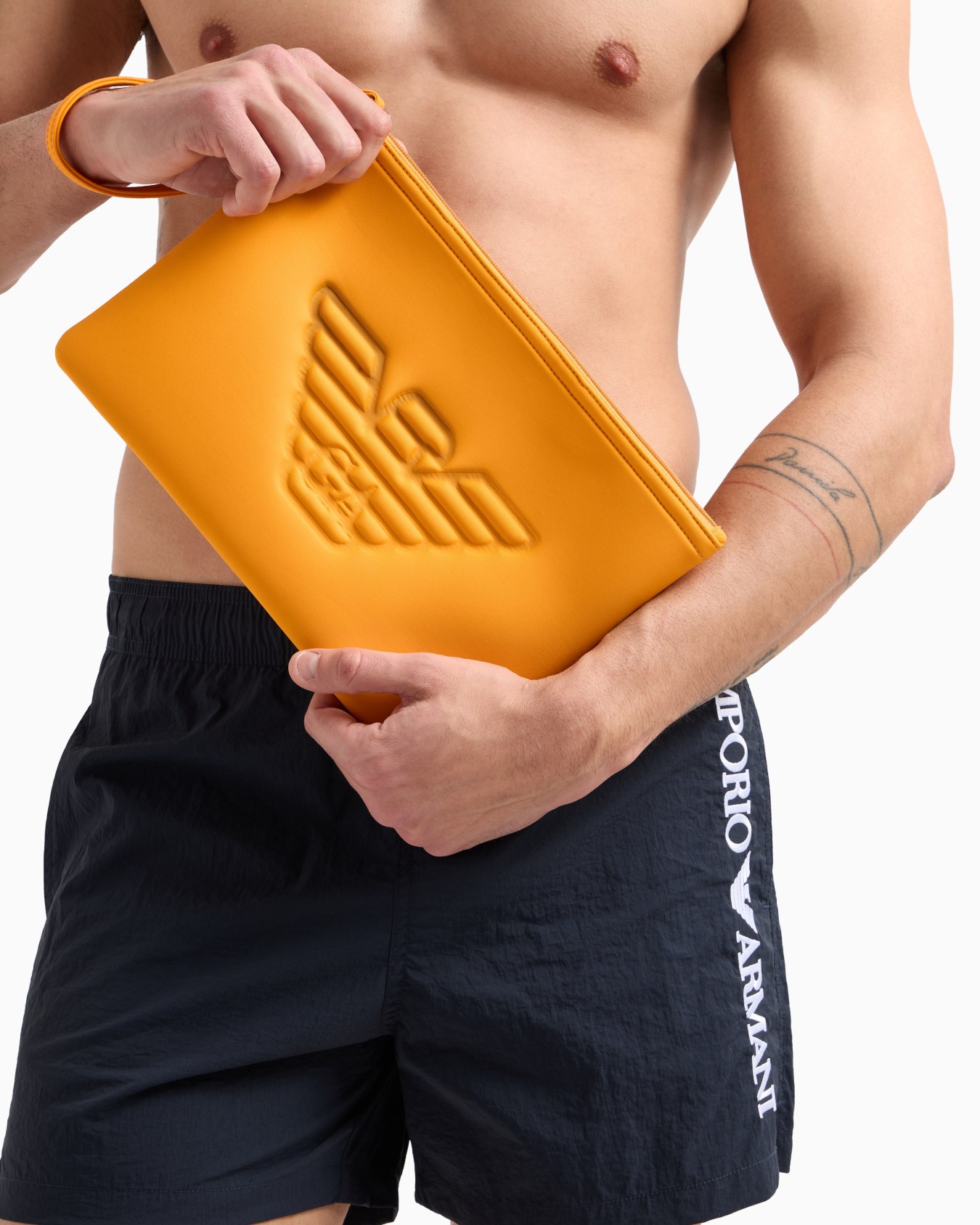 Essential beachwear pouch with oversized eagle Slide 6