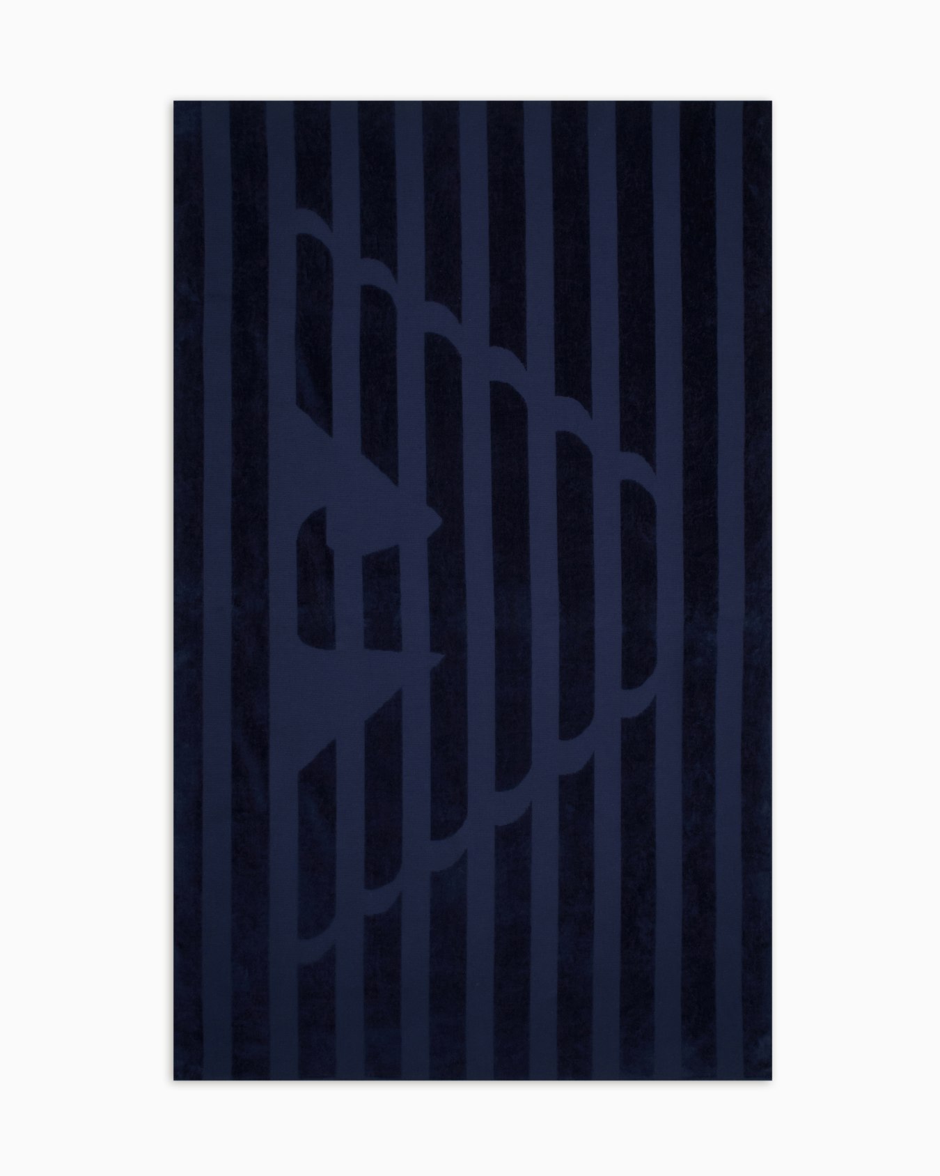 Terrycloth beach towel with oversized eagle Slide 0