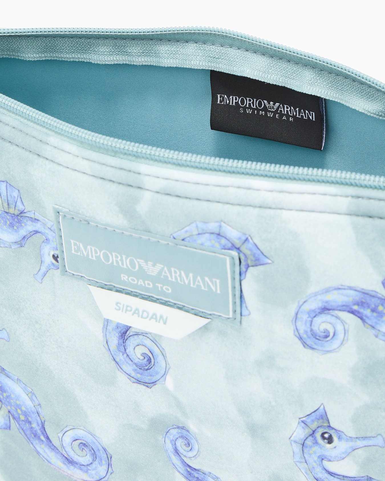 Sea animals print beachwear pouch Slide 3