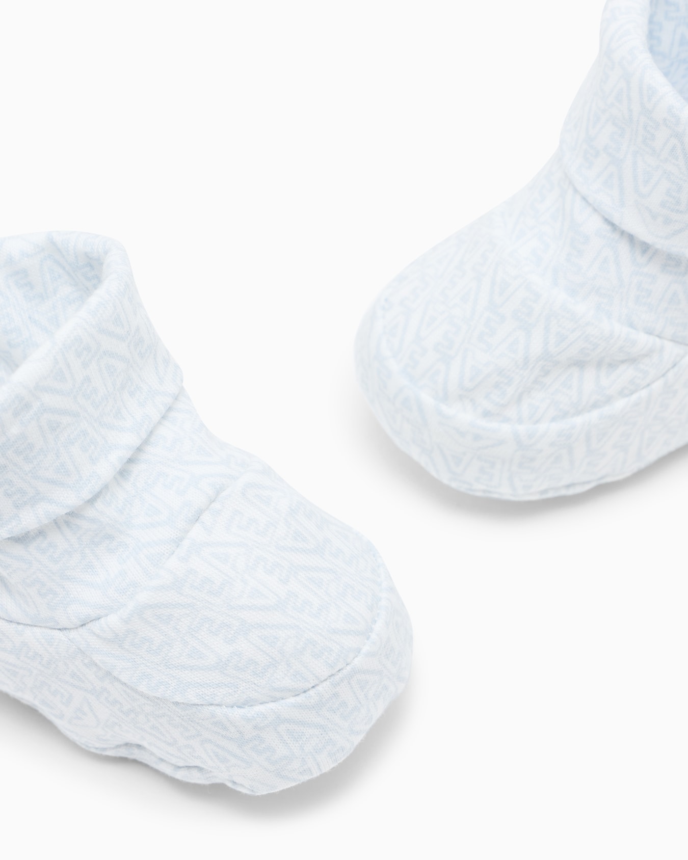 Babyschuhe aus Jersey mit Allover-EA-Print Folie 1