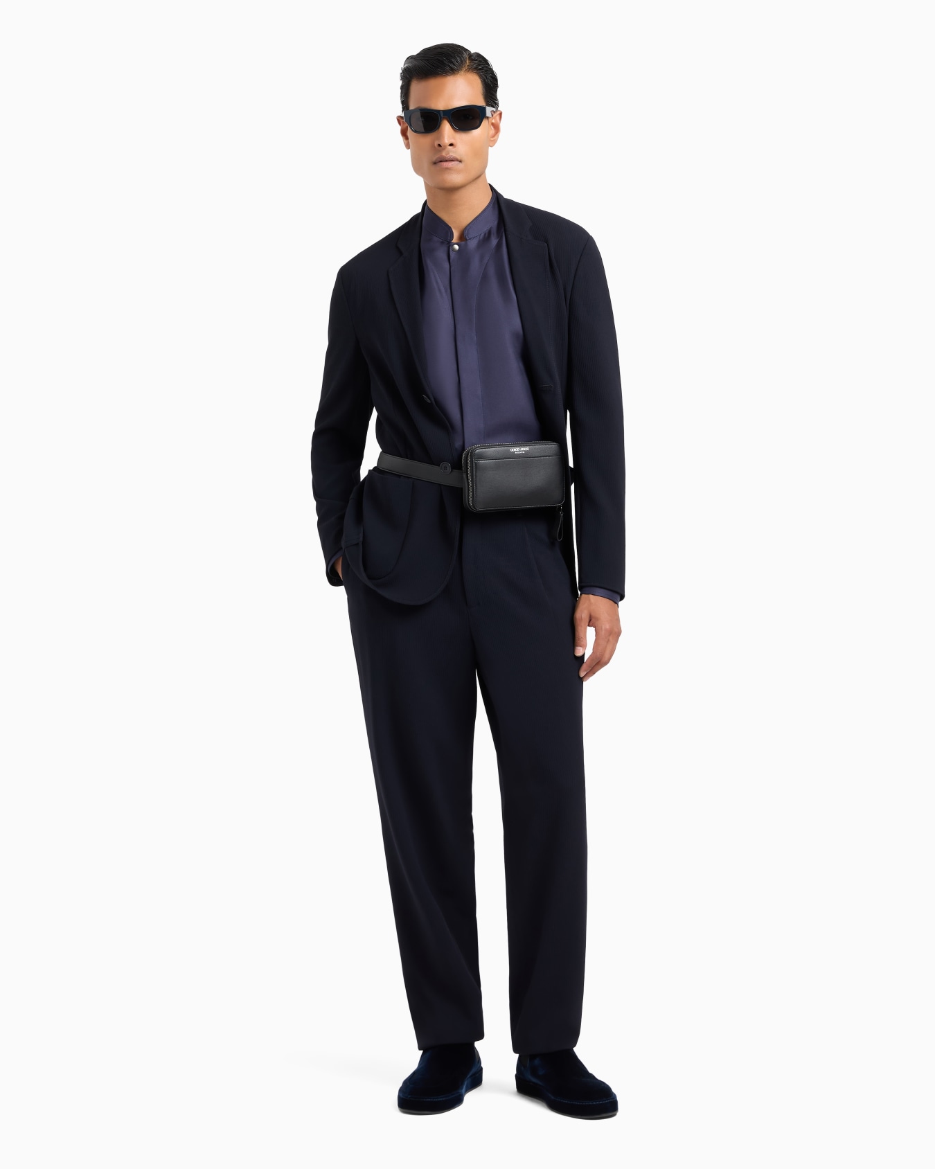 Single-pleat virgin wool trousers Slide 3