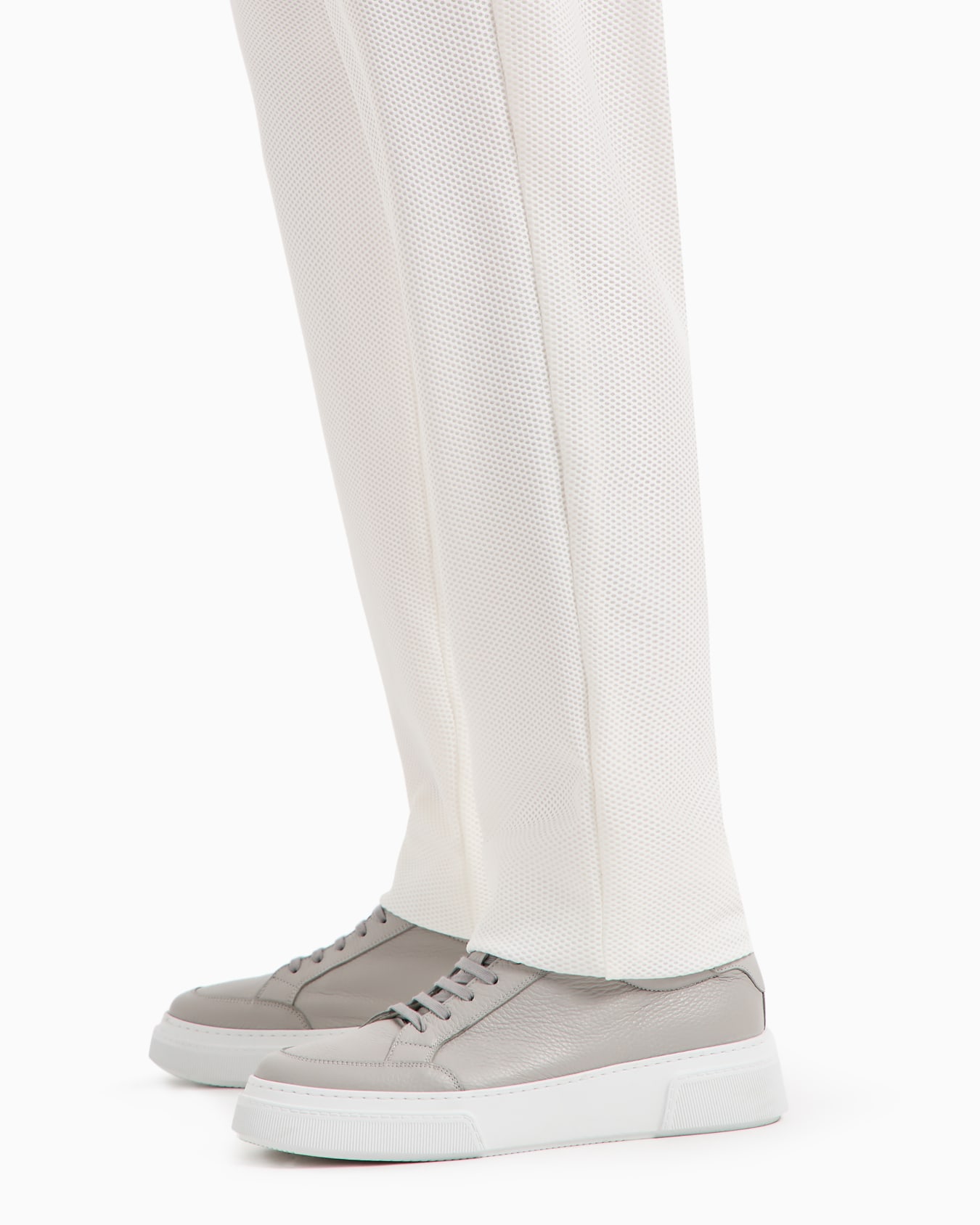 Technical waffle flat-front trousers Slide 4