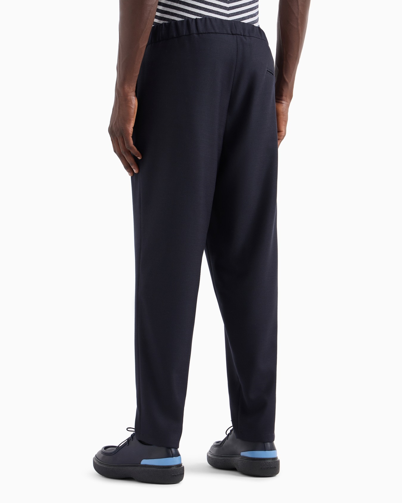 Pantalon sans pince en tissu gaufré technique Diapositive 2