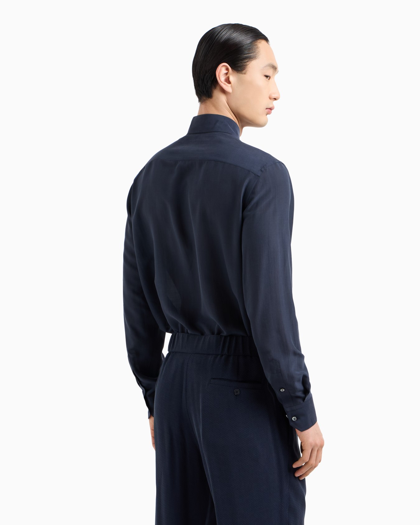 Camisa regular fit de seda lavada Diapositiva 2