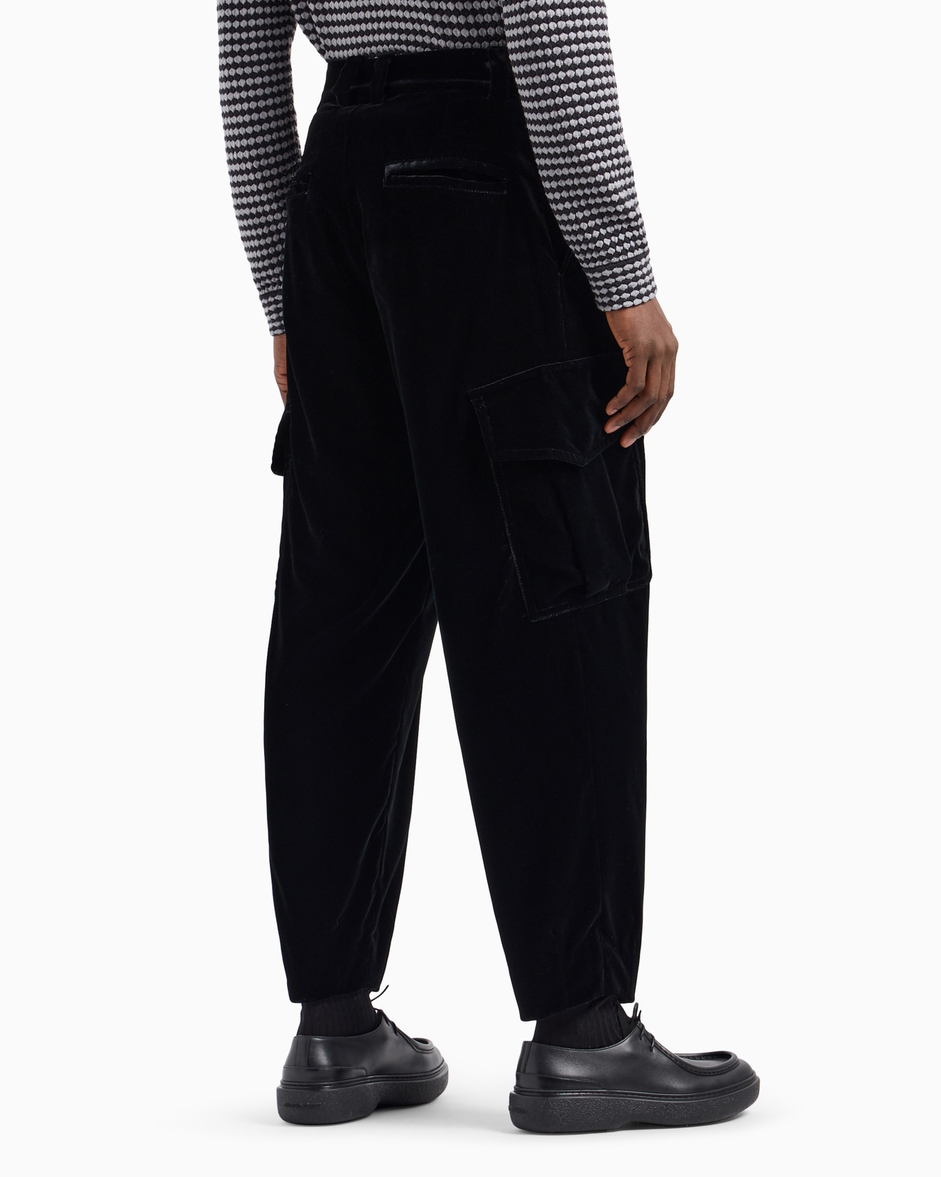 Single-pleat velvet cargo trousers Slide 3