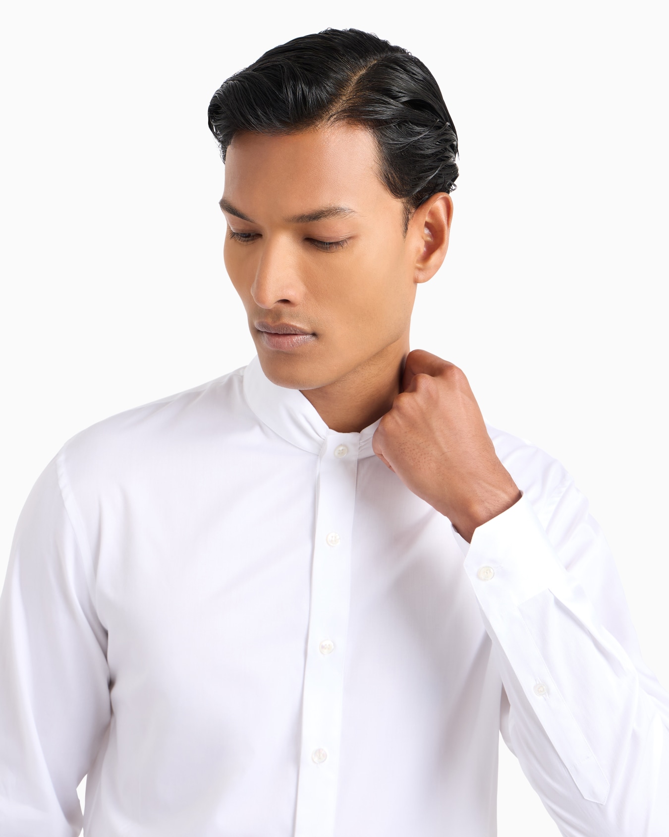 Camisa regular fit en sarga de seda Diapositiva 4