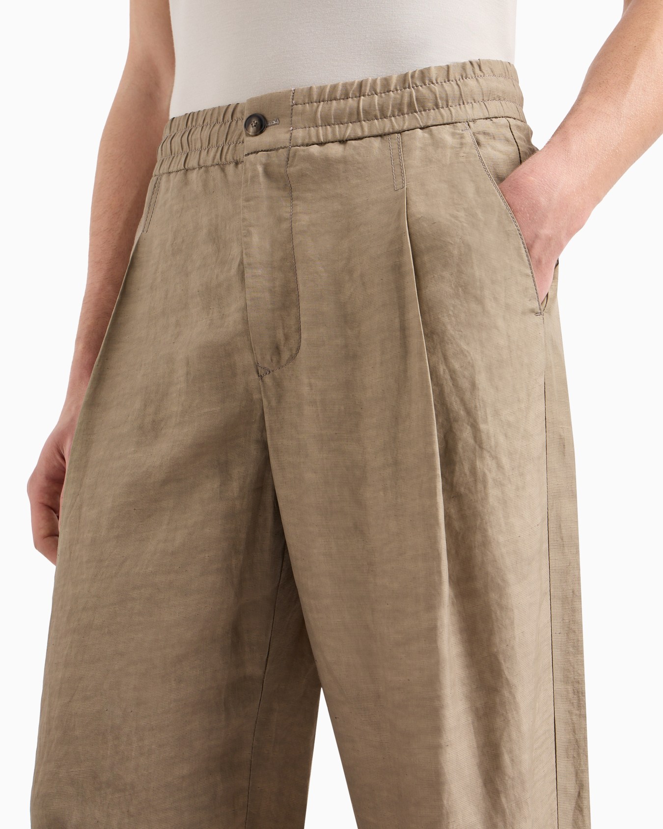 Viscose and linen canvas single-darted trousers Slide 4