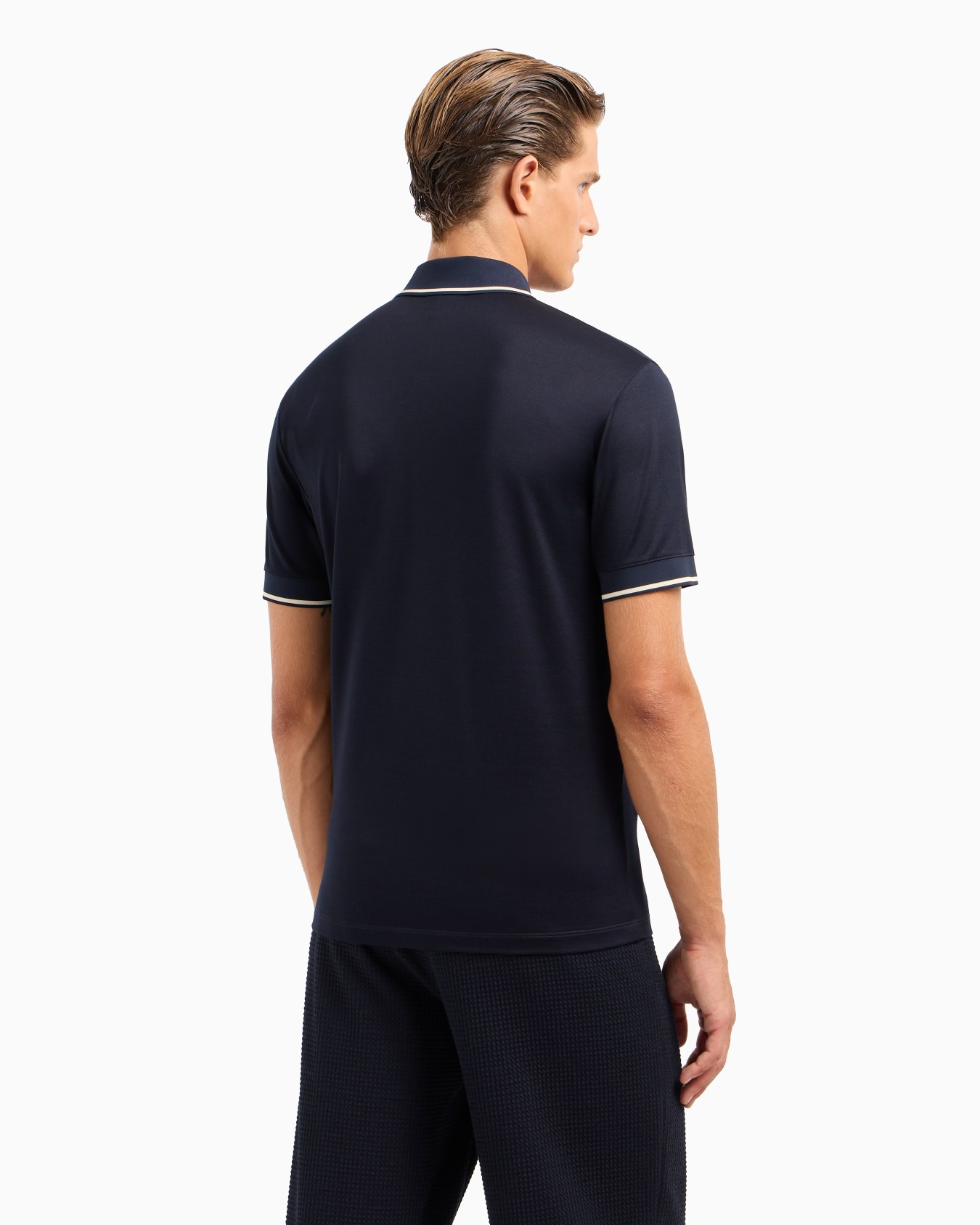 Short-sleeved polo shirt in silk and cotton jersey Slide 2