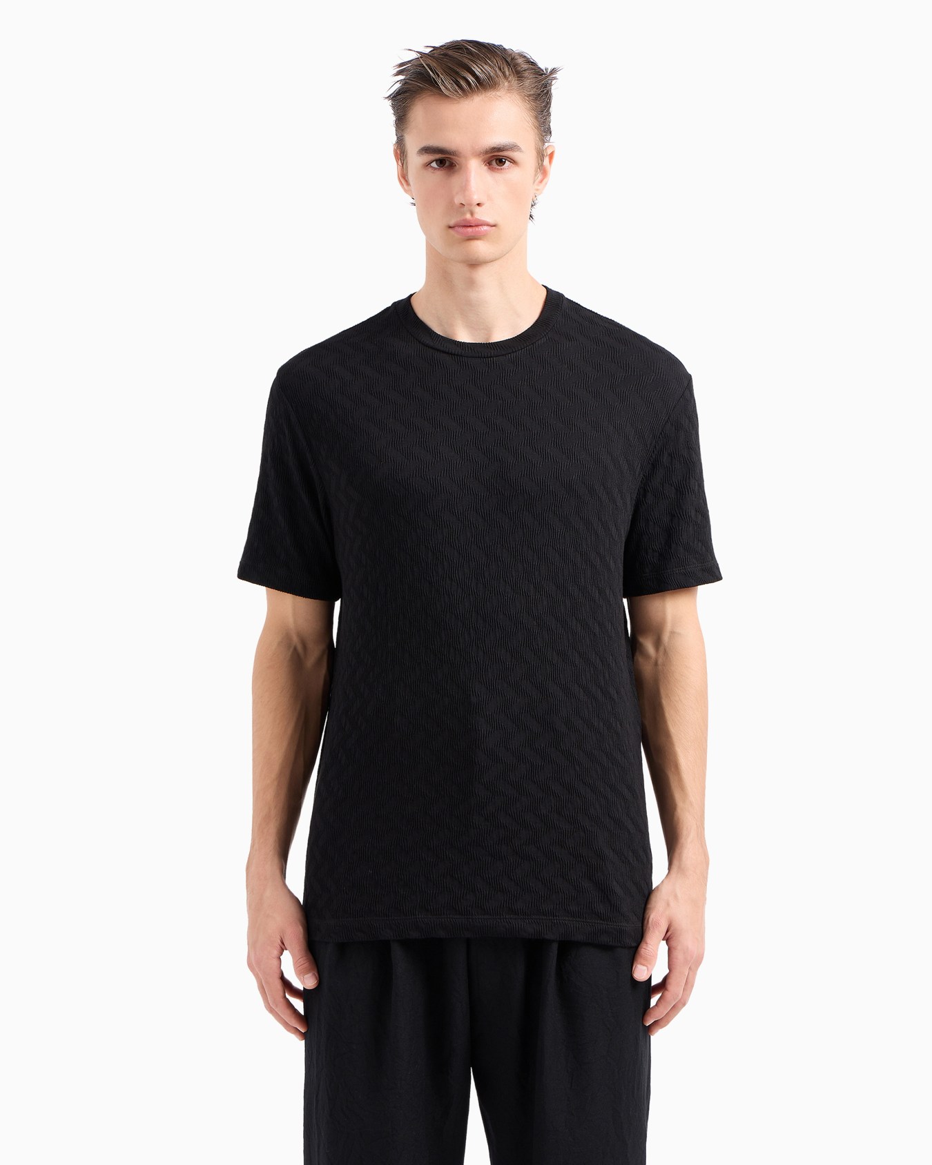 T-Shirt mit Rundhalsausschnitt aus Viskose-Jersey mit Kaschmir in Jacquard-Verarbeitung Folie 2