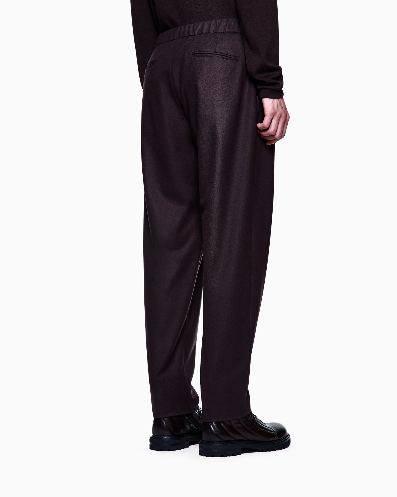 Single-pleat cashmere drap trousers Slide 2