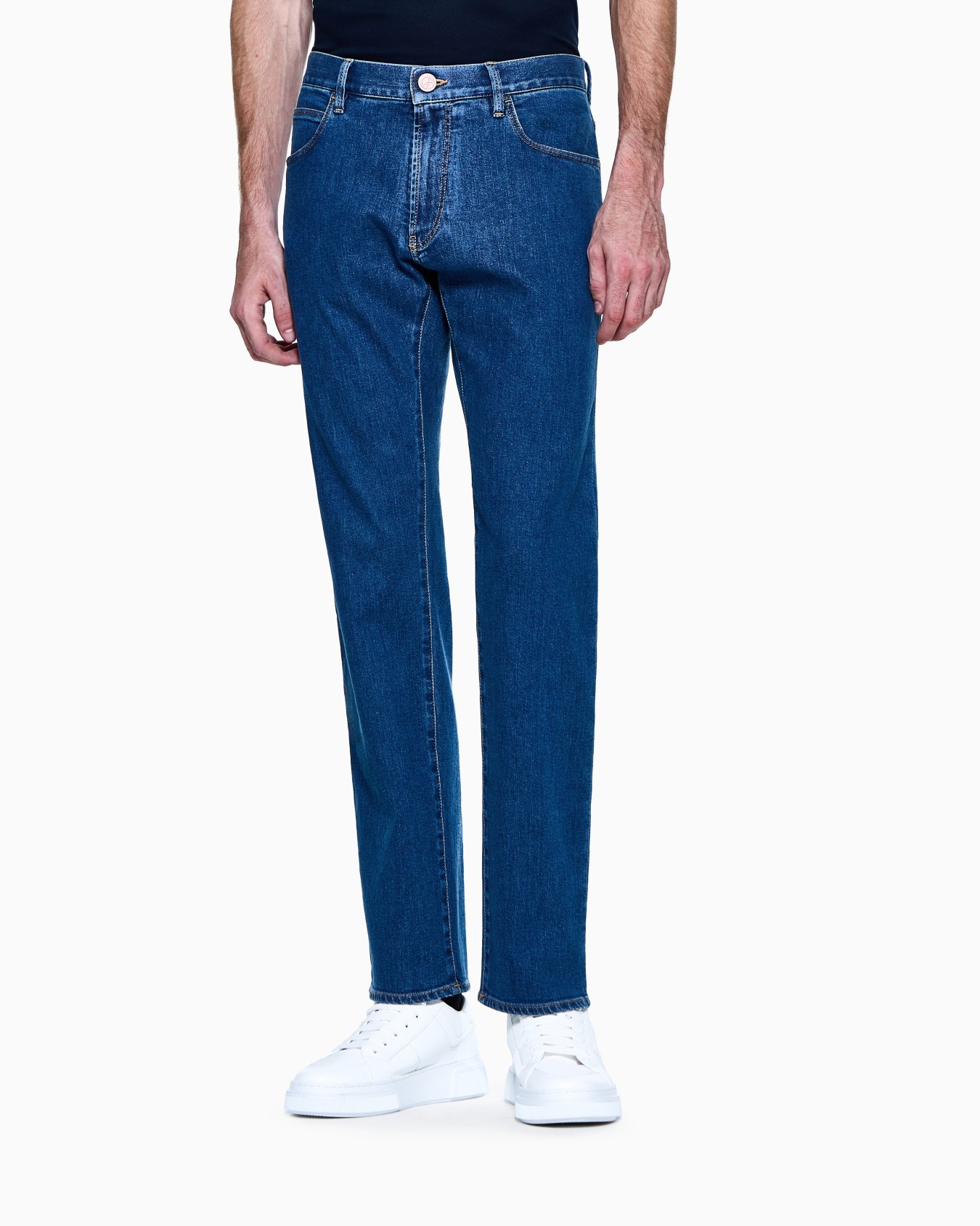 Pantalones cinco bolsillos regular fit de denim de algodón elástico Diapositiva 3