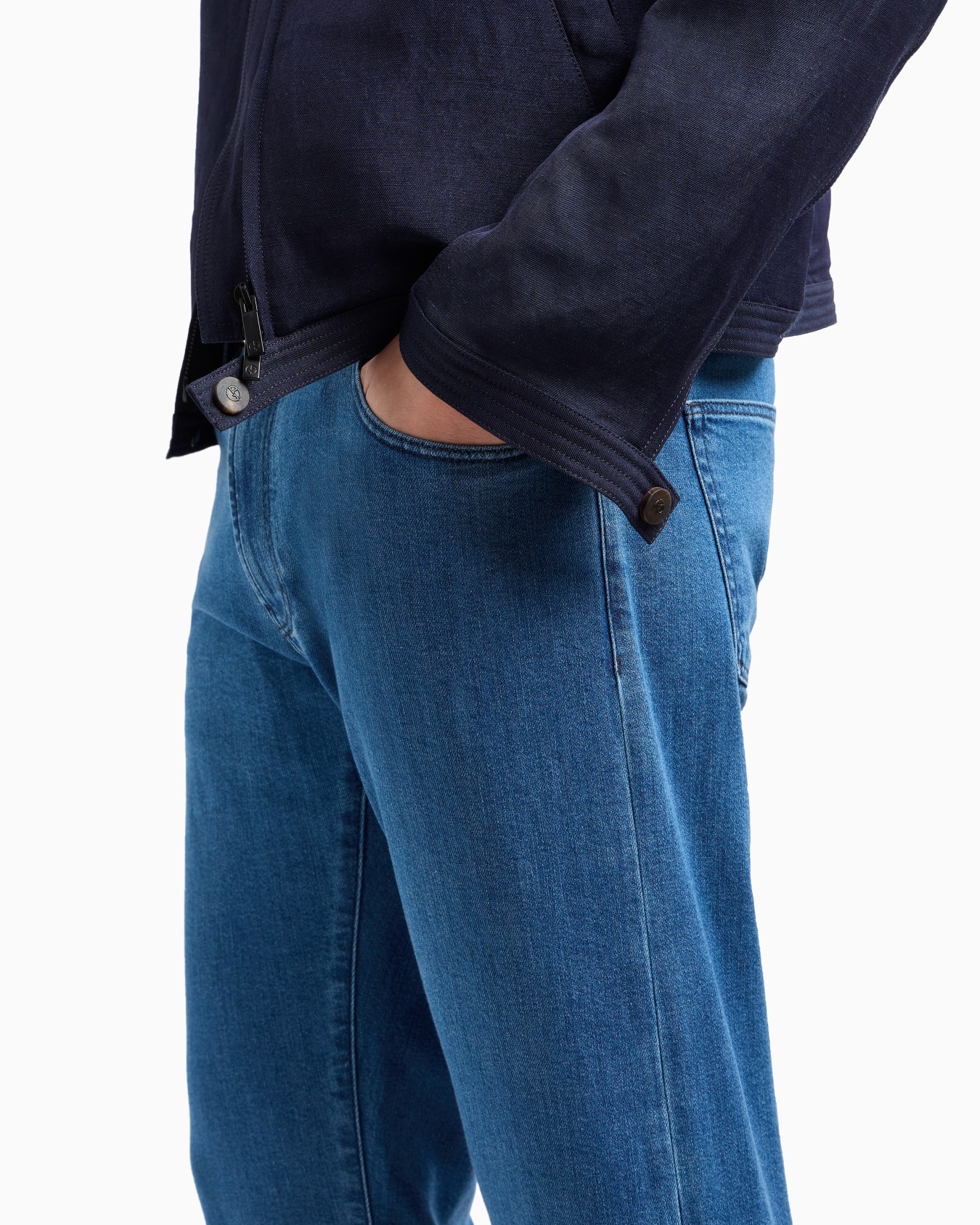 Pantaloni 5 tasche regular fit in denim di cotone stretch Slide 4