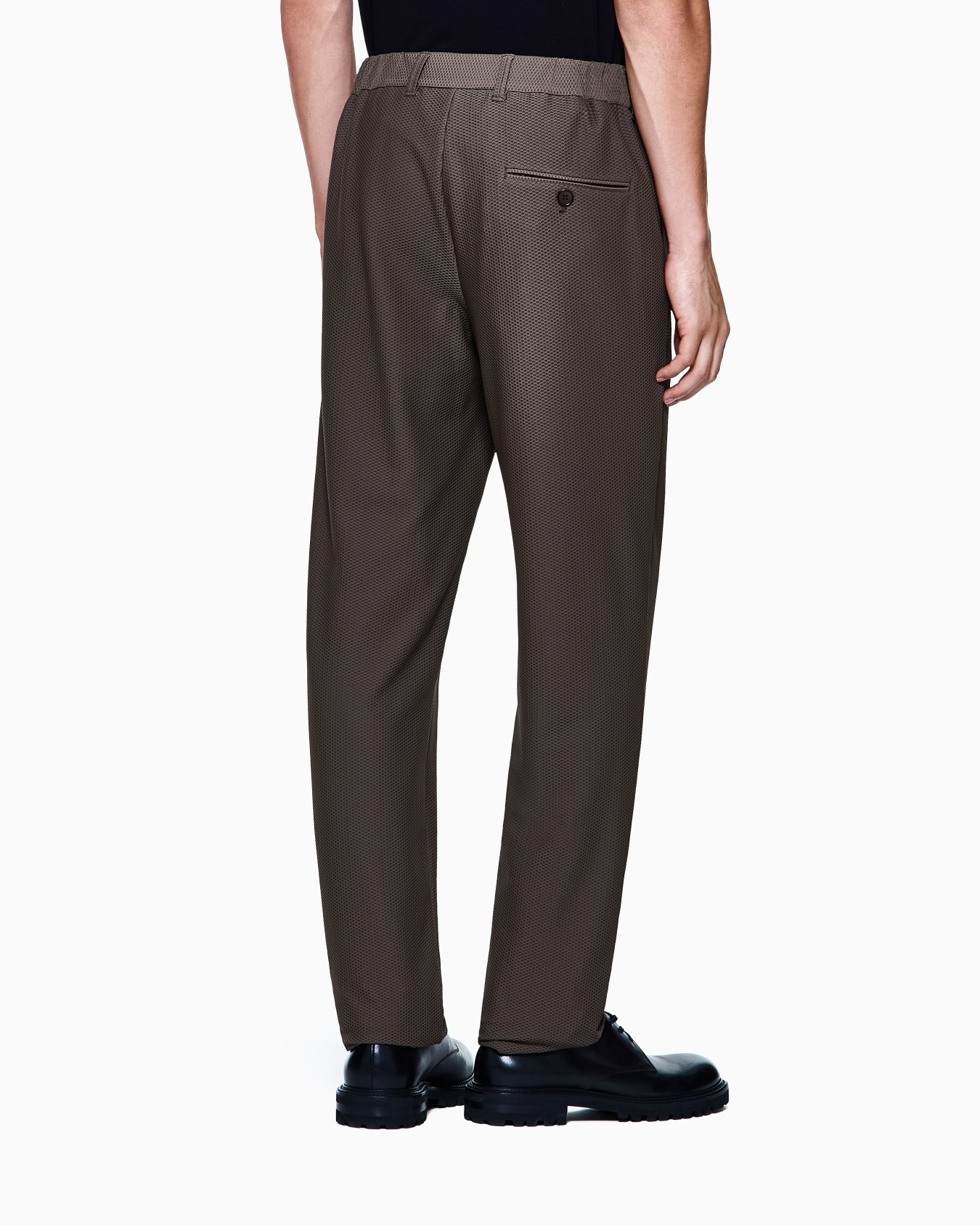 Flatfront-Hose aus geprägtem Funktionsstoff Folie 2