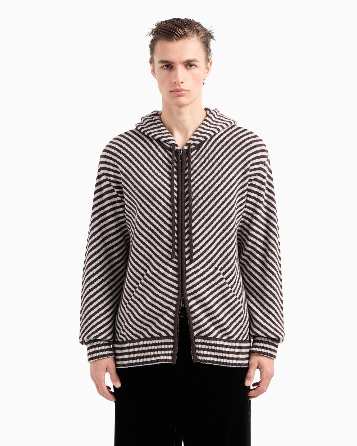 Sweat-shirt à capuche en maille de laine Diapositive 1