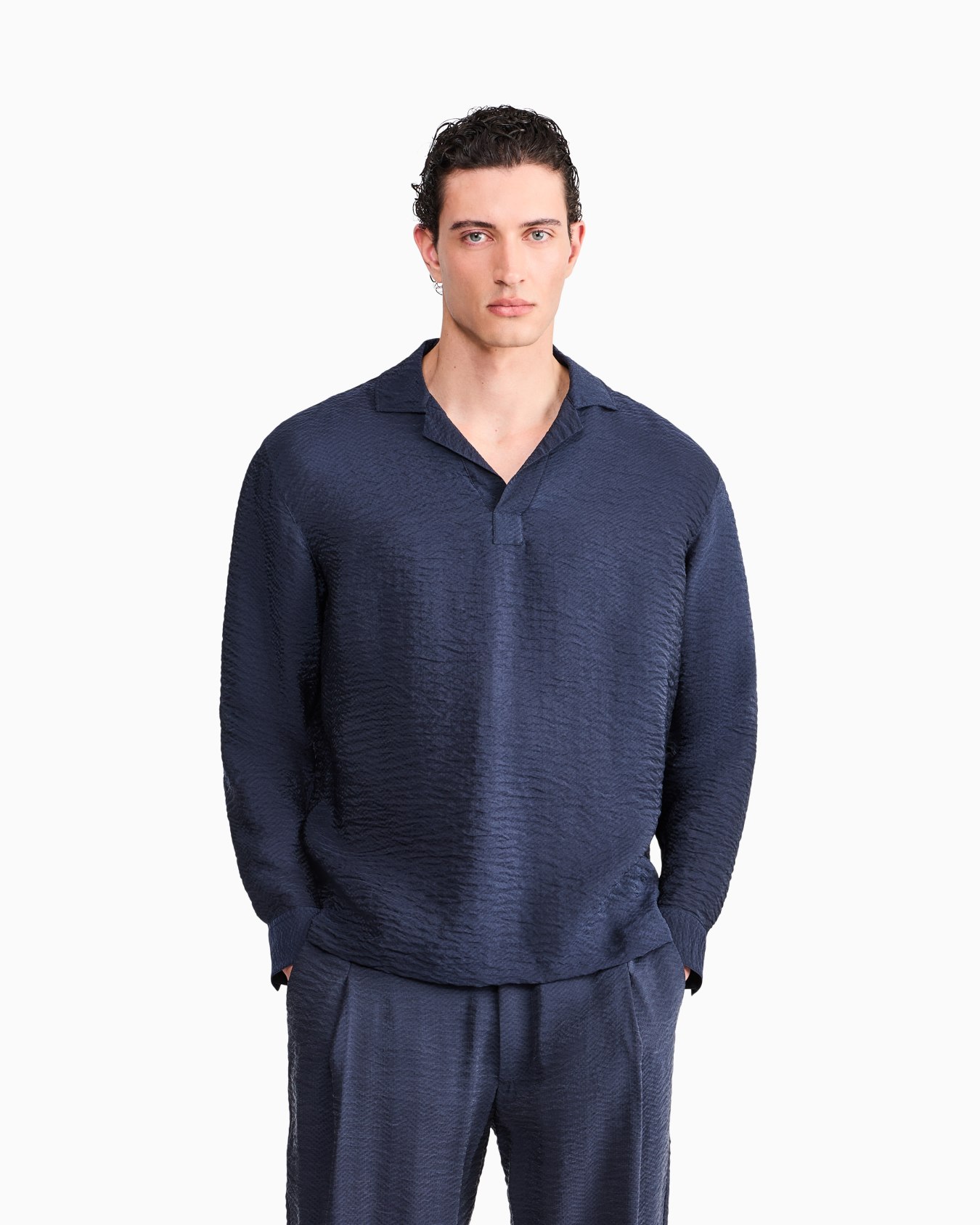 Oversized shirt in cupro with micro jacquard chevron Slide 3