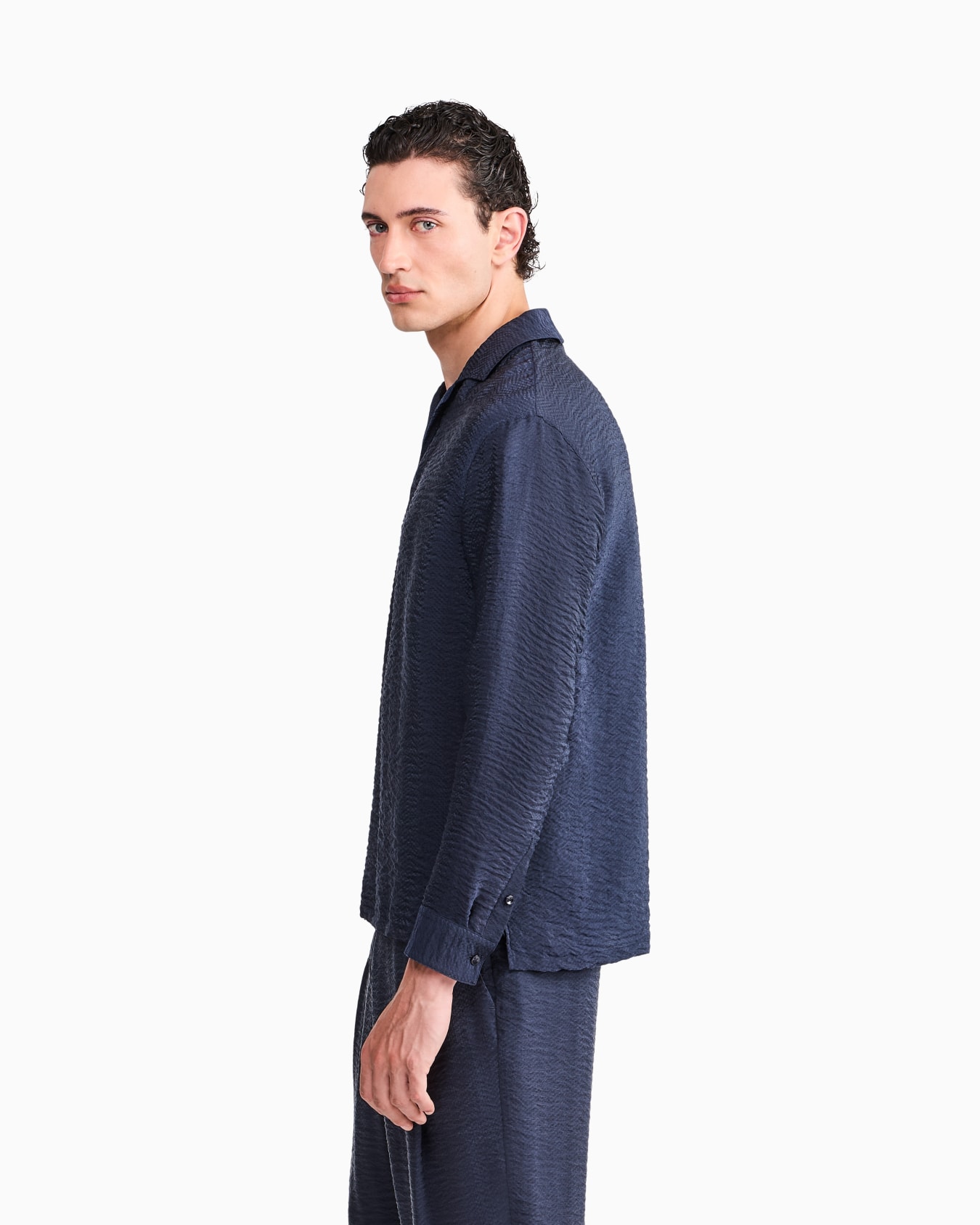 Oversized shirt in cupro with micro jacquard chevron Slide 7