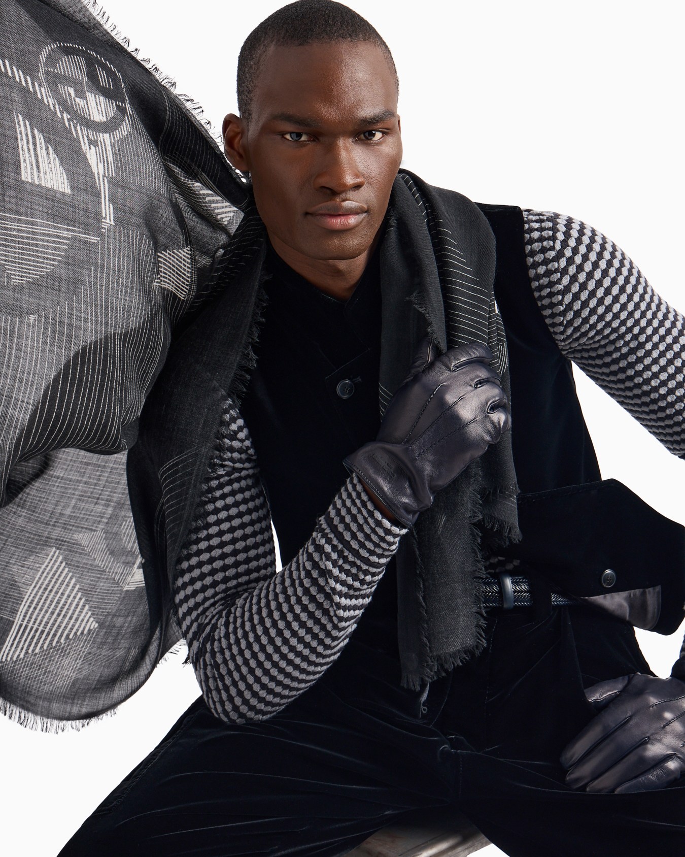 Single-breasted velvet gilet Slide 4