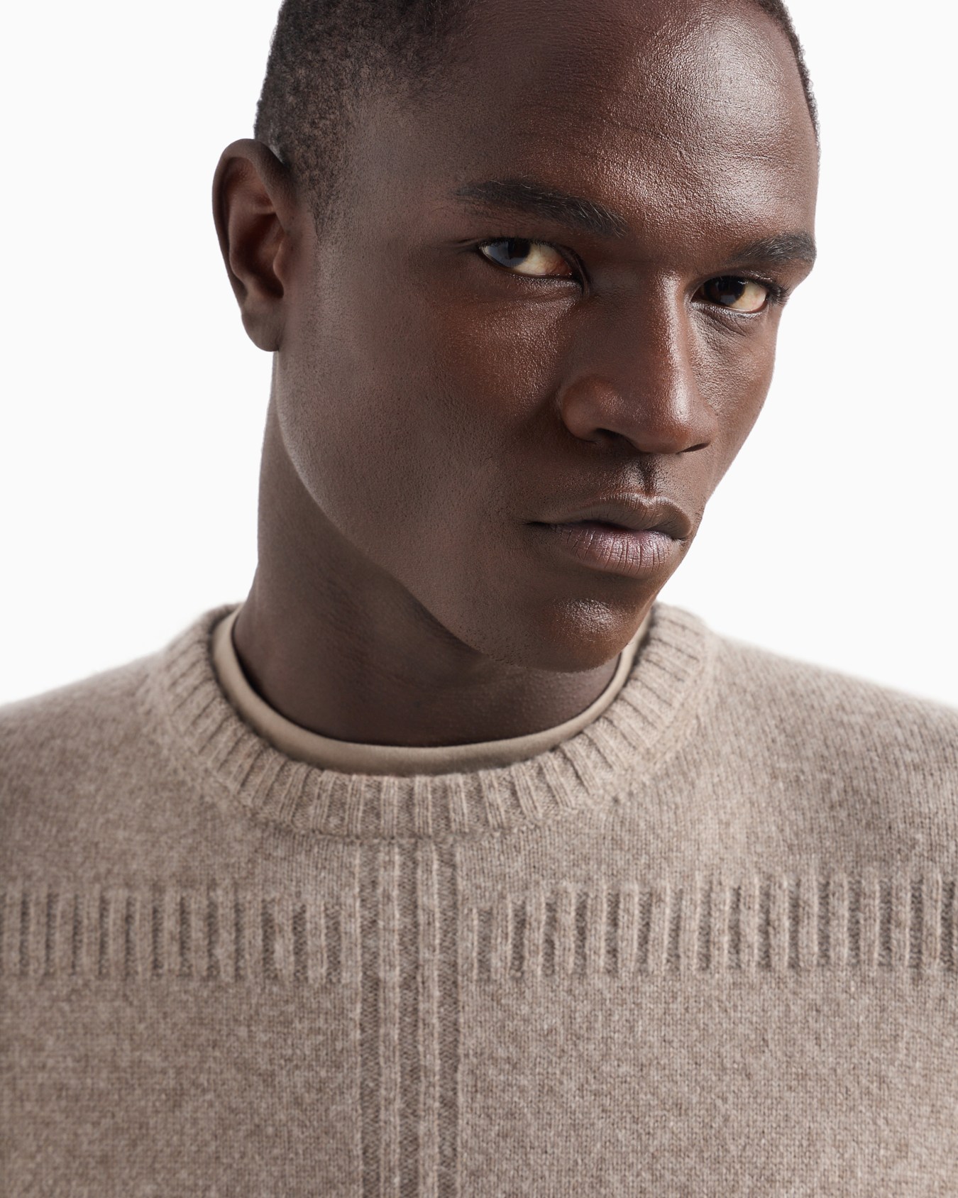 Crew-neck jumper in virgin wool and cashmere Slide 4