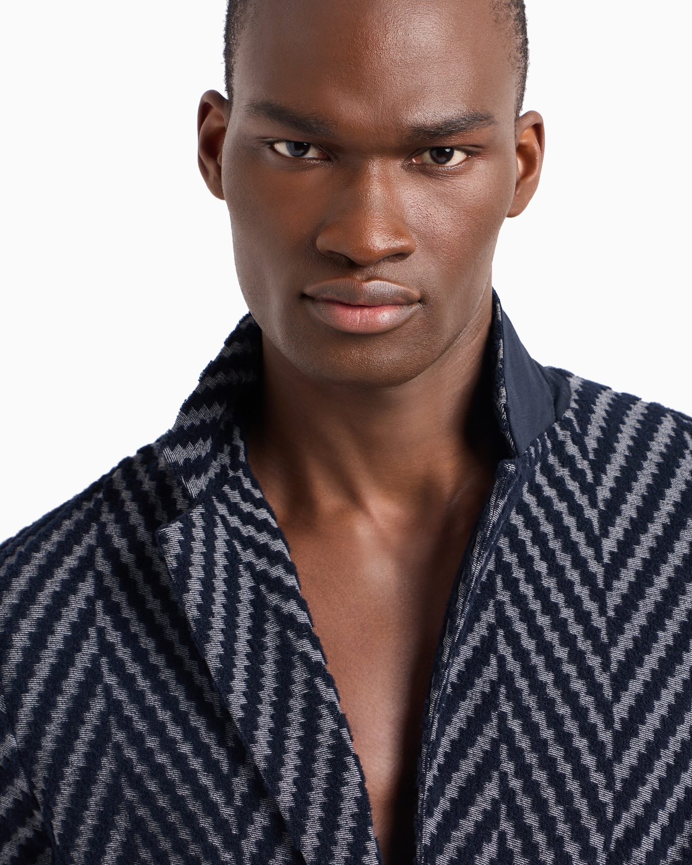 Single-breasted jacket in viscose and cotton-blend chevron jacquard jersey Slide 5