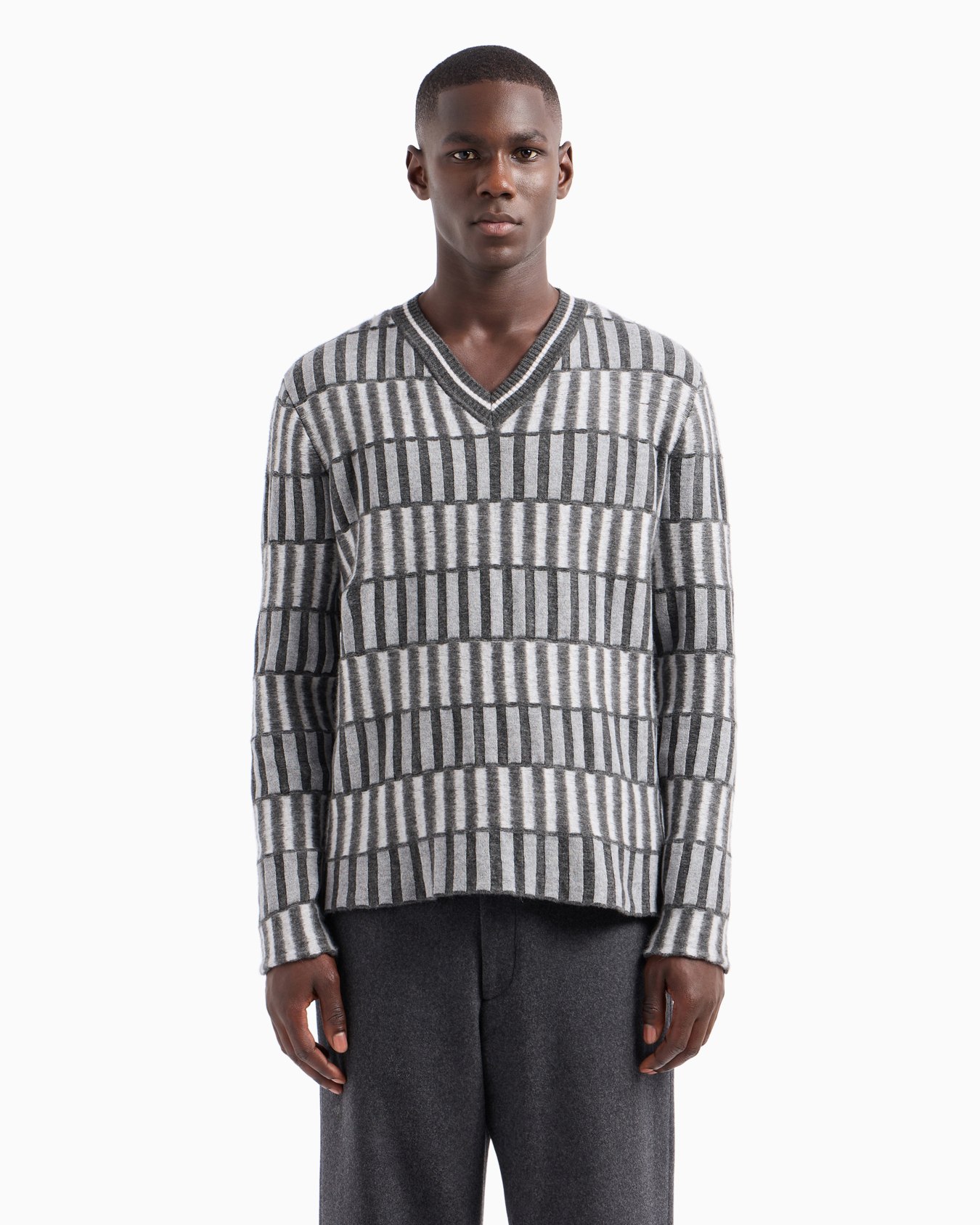 Pull en soie et cachemire à col en V Diapositive 2