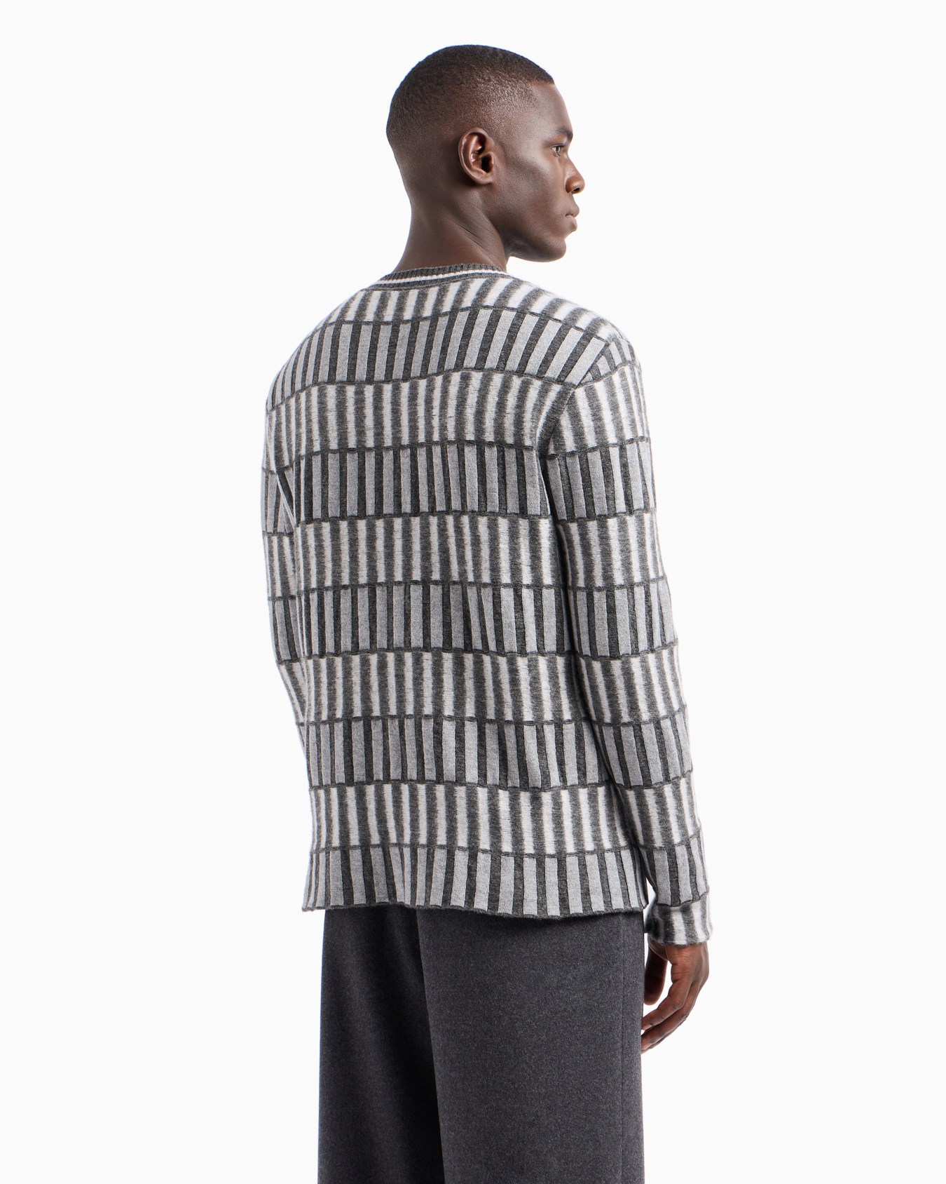 Pull en soie et cachemire à col en V Diapositive 3
