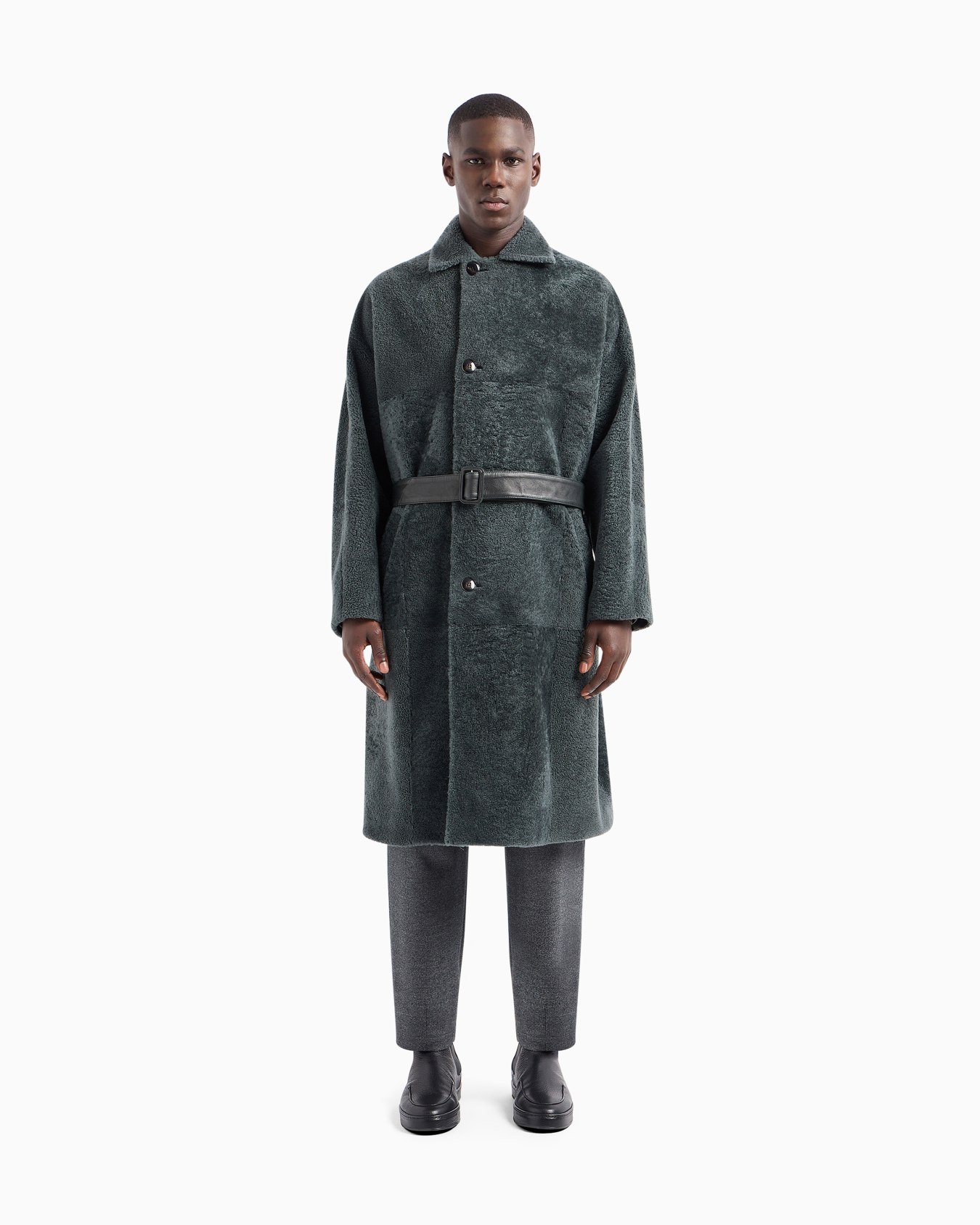 Long shearling coat Slide 4