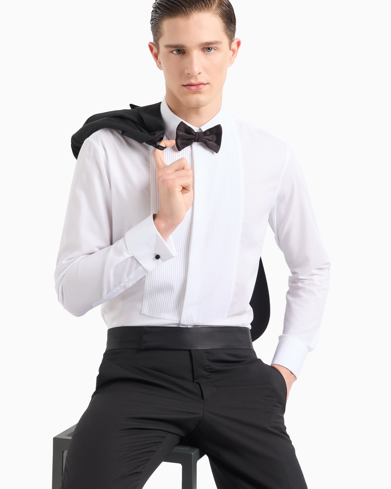 Cotton tuxedo shirt with pleated detail Slide 4