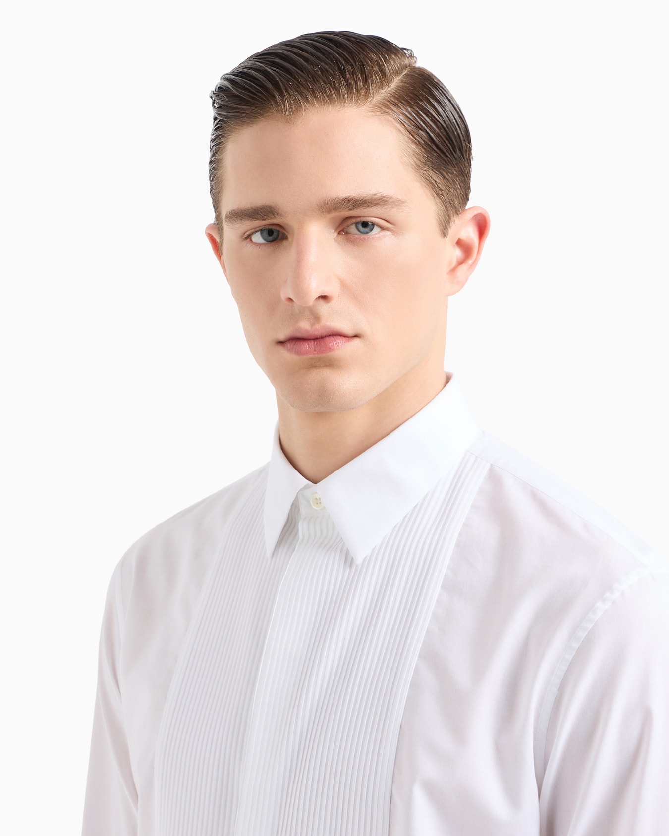 Cotton tuxedo shirt with pleated detail Slide 5