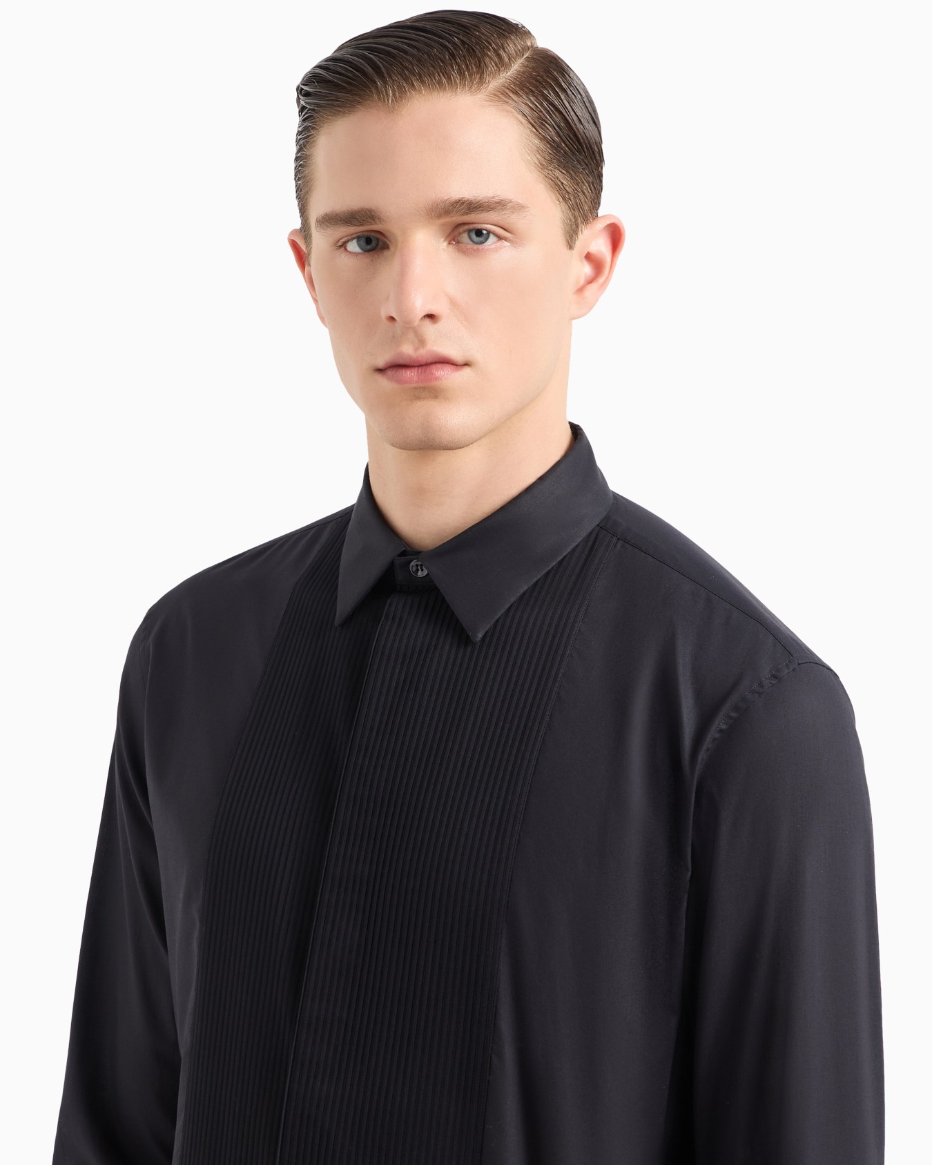 Cotton tuxedo shirt with pleated detail Slide 4