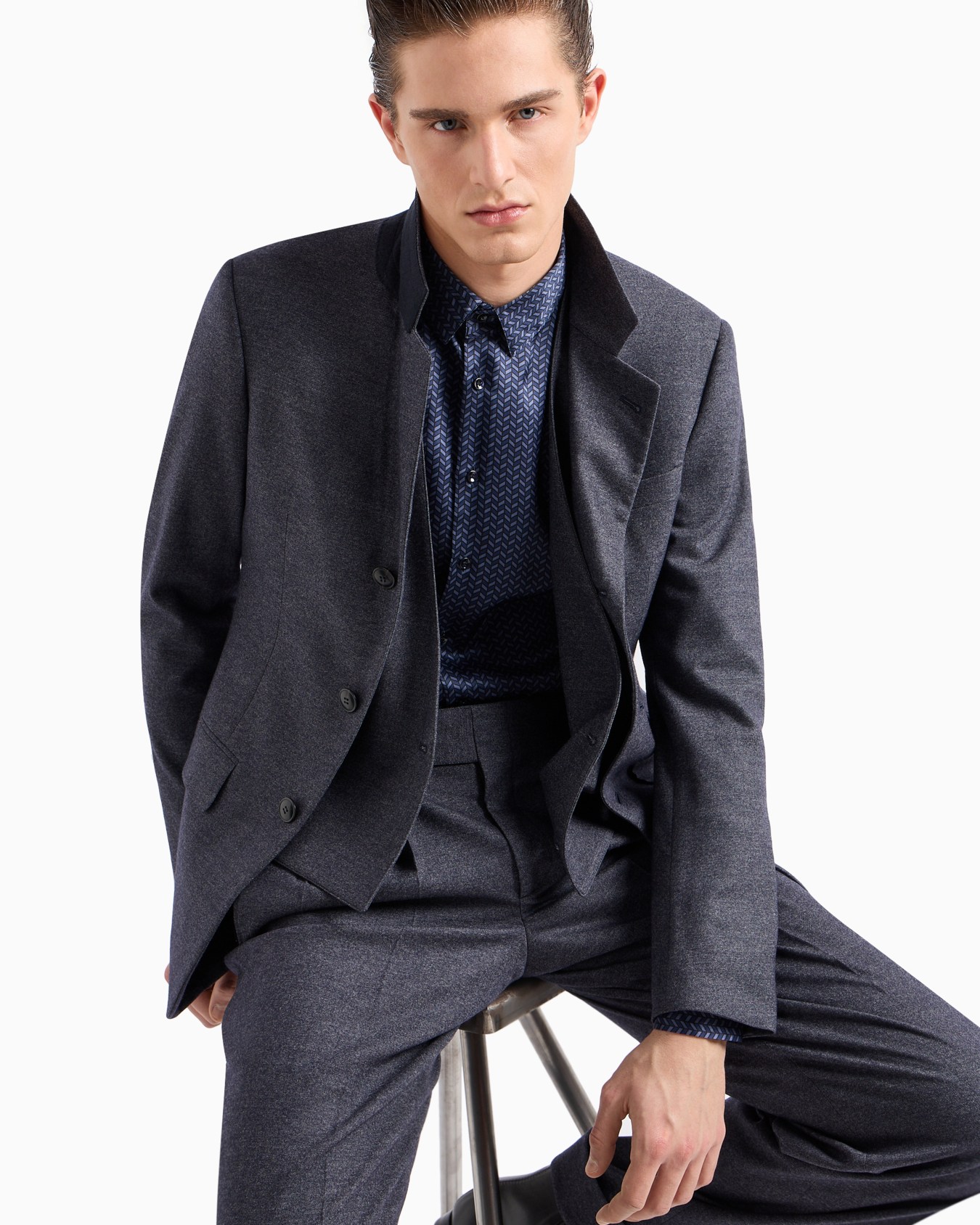 Gilet doppiopetto in lana vergine e cashmere effetto denim Slide 5