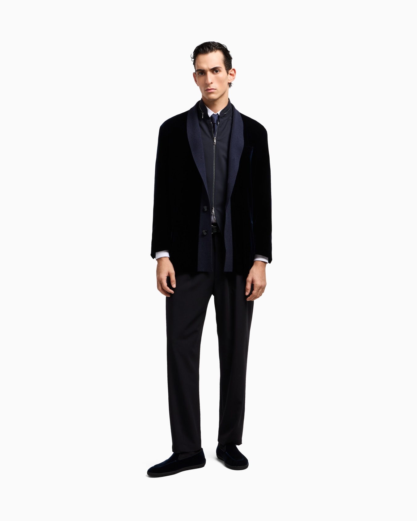Single-pleat, pure virgin wool crêpe trousers Slide 2
