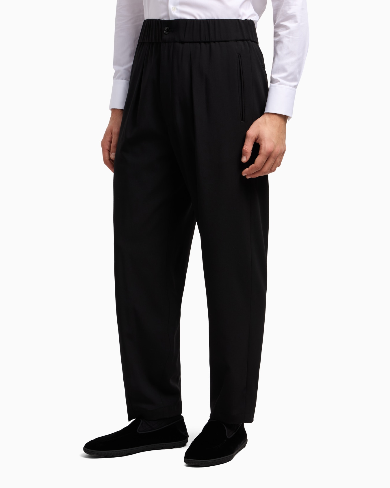 Single-pleat, pure virgin wool crêpe trousers Slide 4