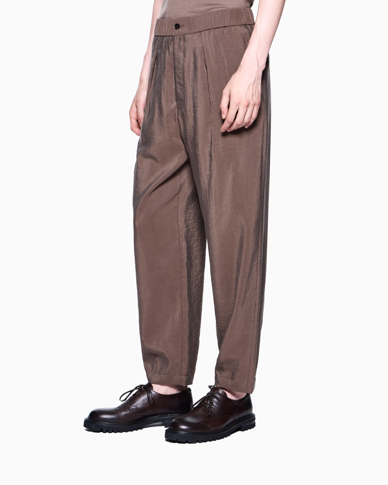 Washed, silk-blend, single-pleat trousers Slide 3