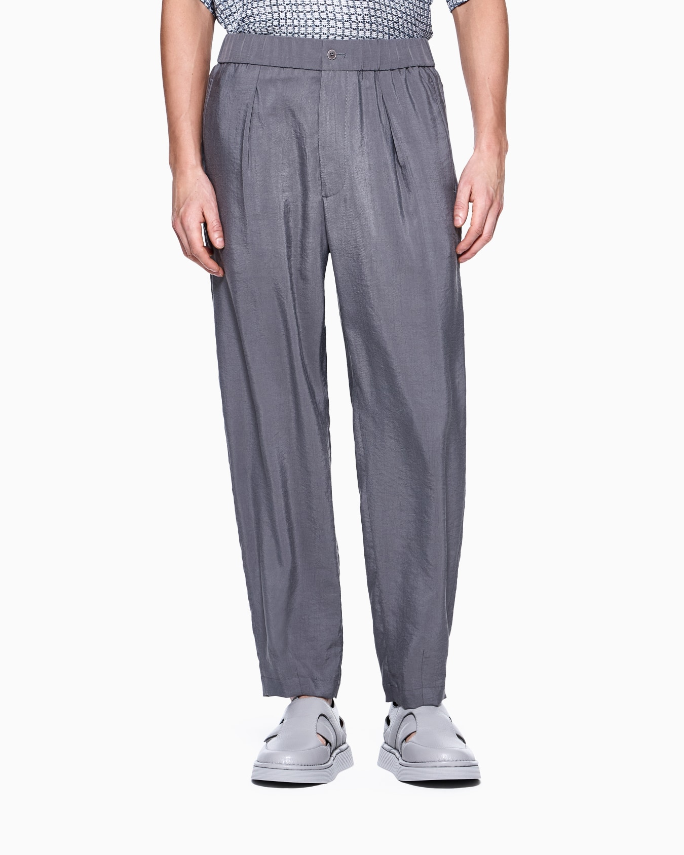 Washed, silk-blend, single-pleat trousers Slide 3