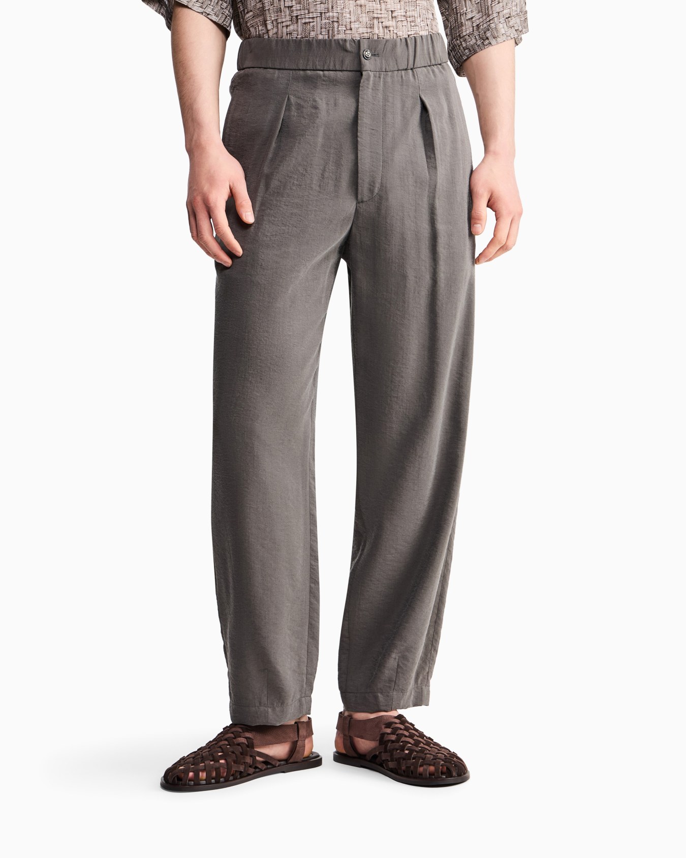 Washed, silk-blend, single-pleat trousers Slide 3