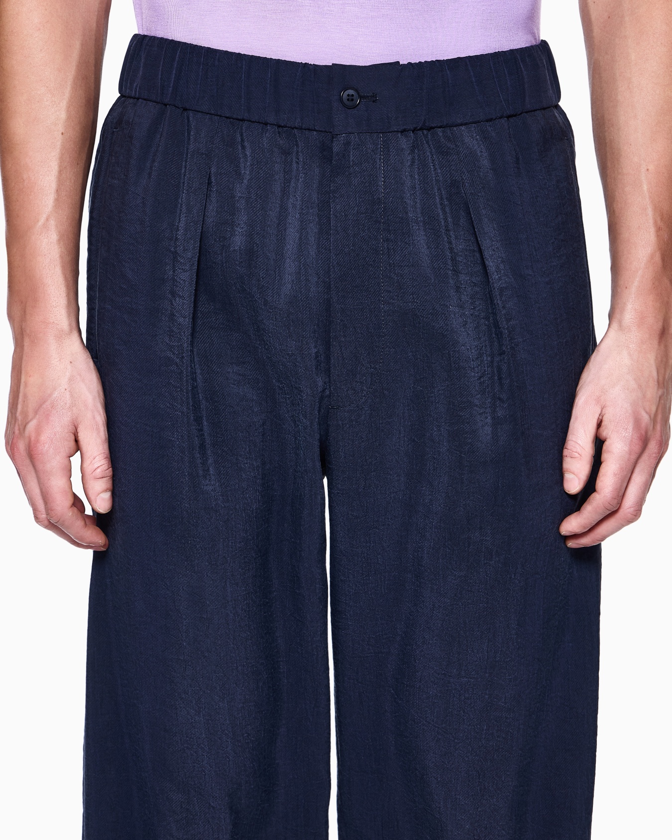 Pantaloni a una pince in misto seta lavata Slide 4