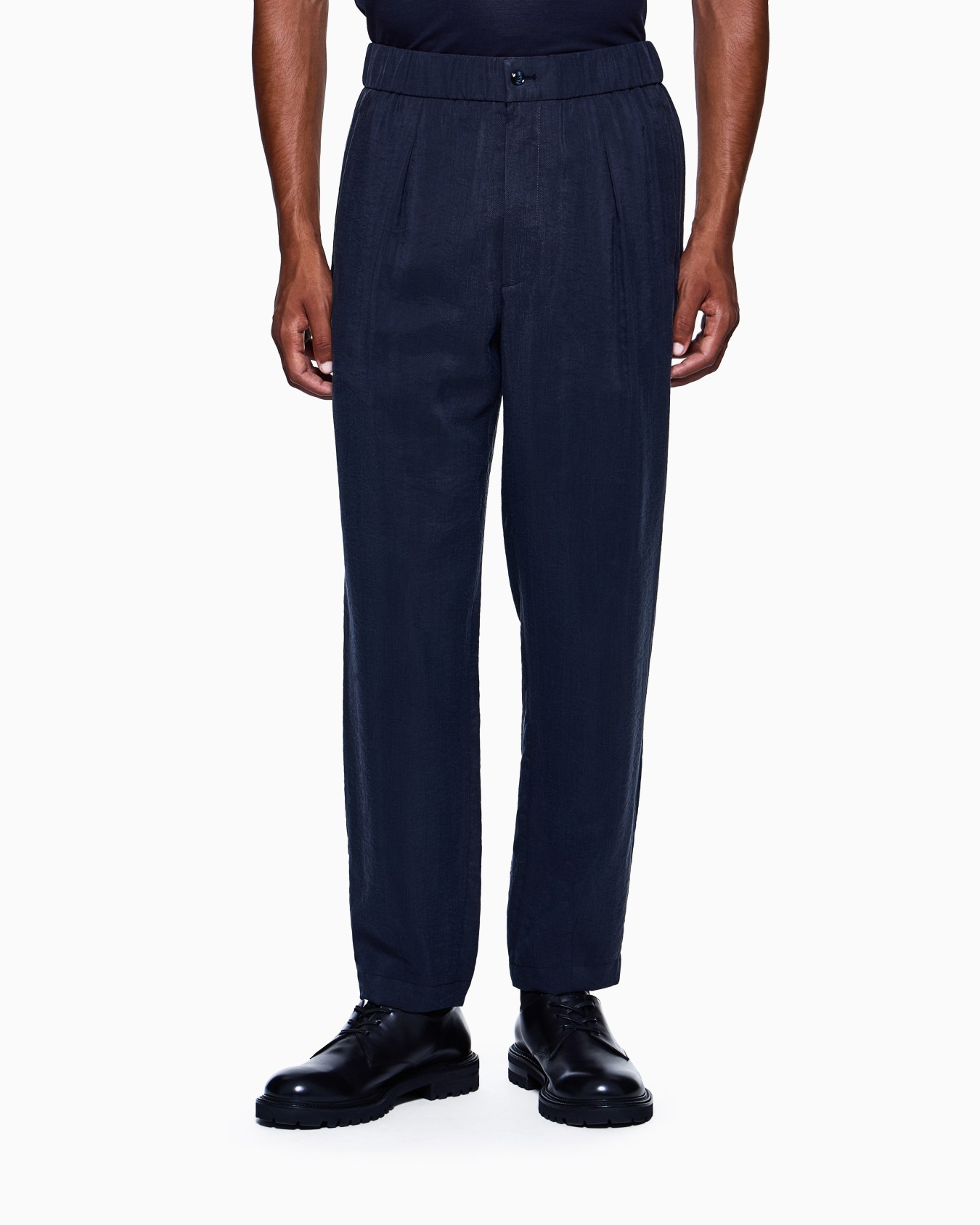 Washed, silk-blend, single-pleat trousers Slide 3