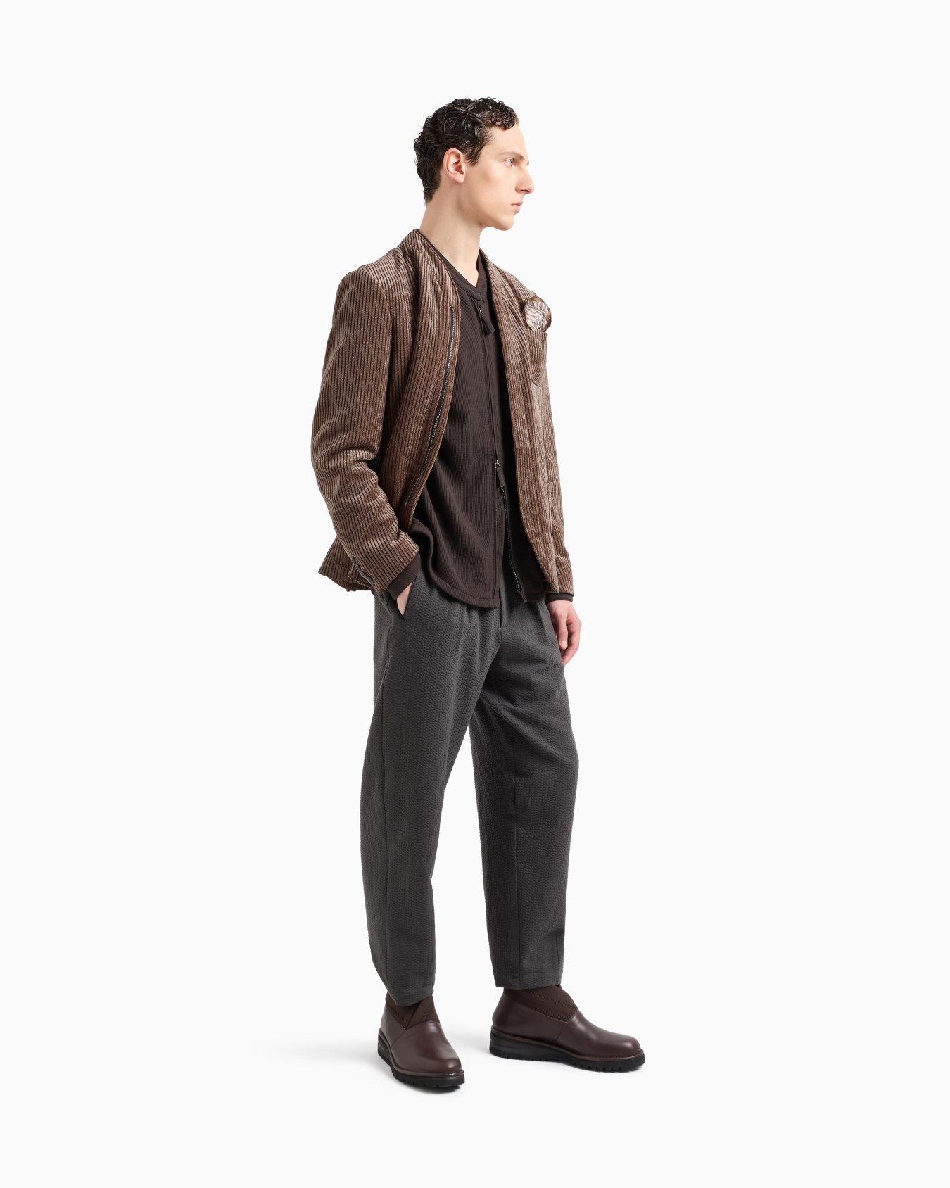 Single-pleat, virgin wool and cashmere seersucker trousers Slide 1