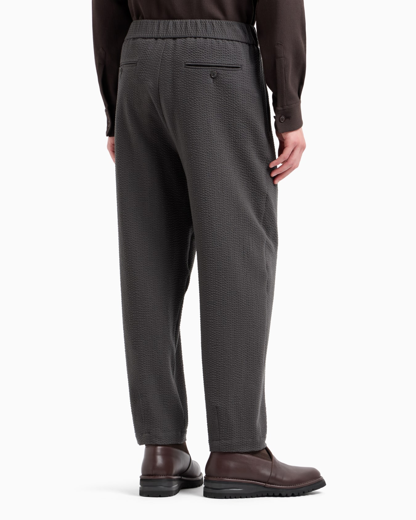 Single-pleat, virgin wool and cashmere seersucker trousers Slide 2