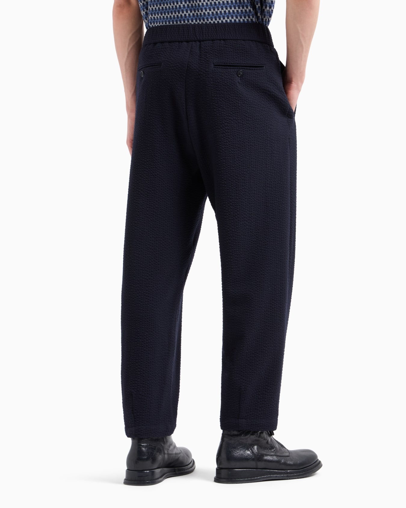 Single-pleat, virgin wool and cashmere seersucker trousers Slide 3