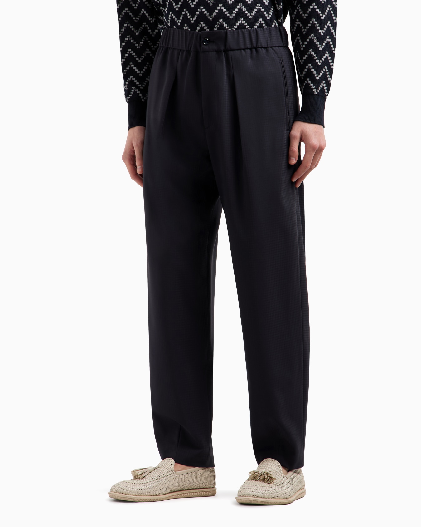 Single-dart, wool-canvas trousers Slide 3